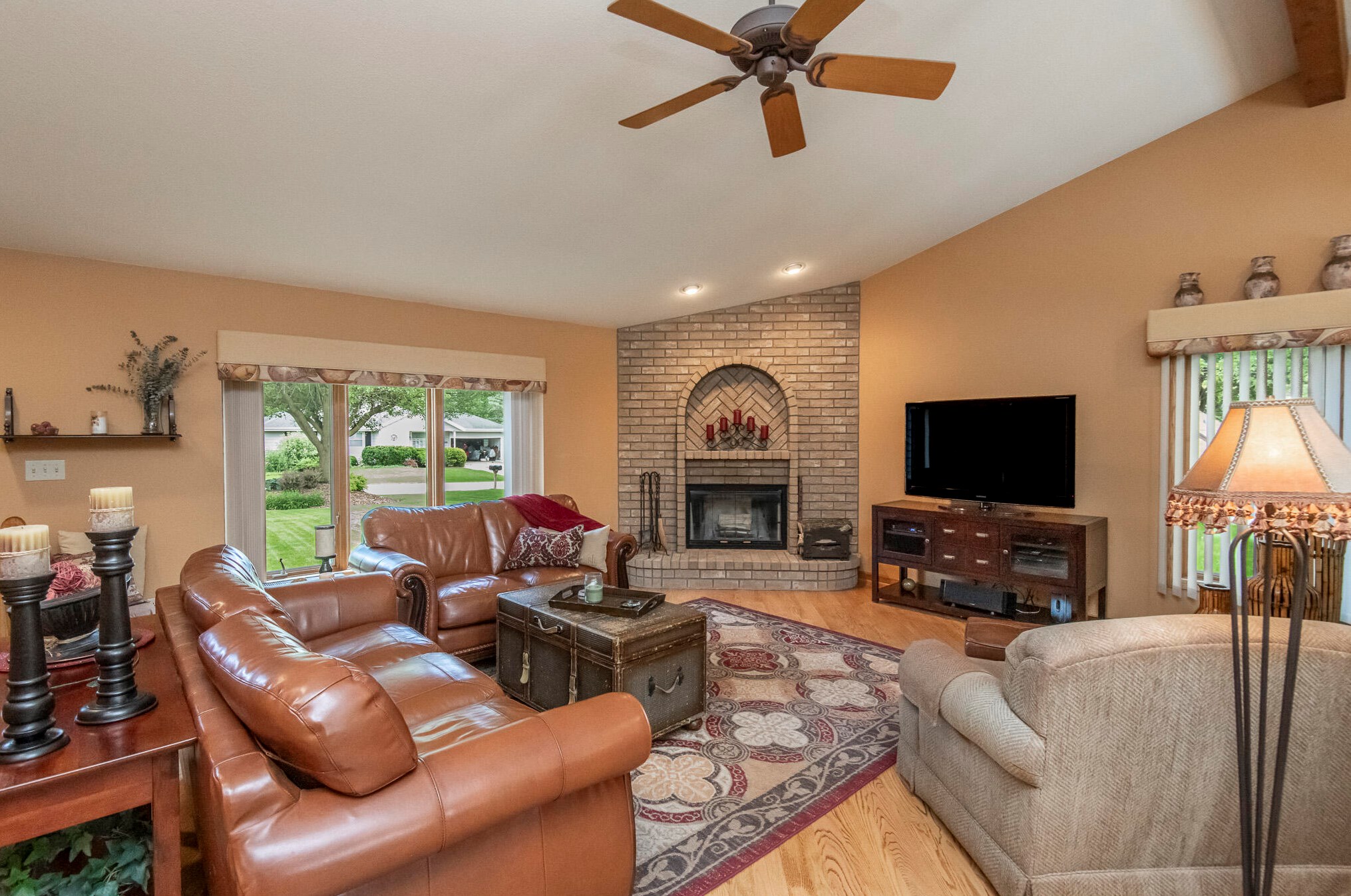 1095 Parkmoor Dr, Brookfield, WI 53005