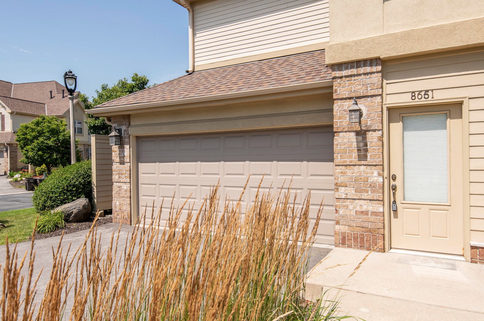 8651 S Deerwood Ln, Hales Corners, WI 53132