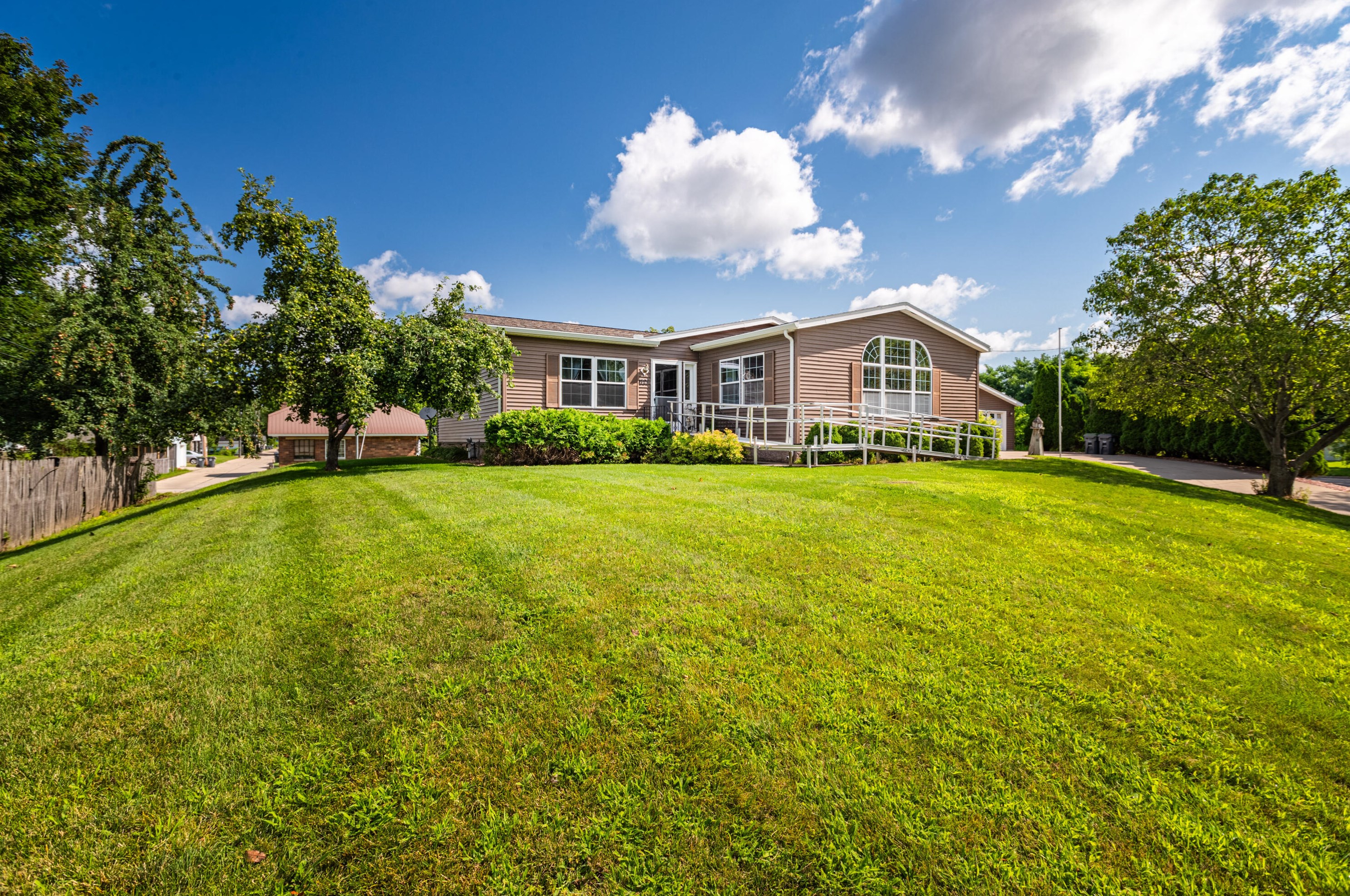 1727 Salem Rd, La Crosse, WI 54603