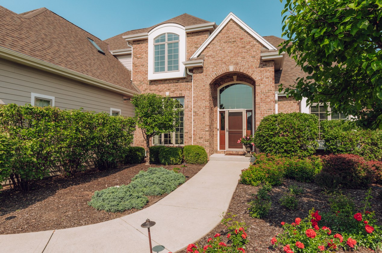 1162 Mary Hill Cir, Chenequa, WI 53029