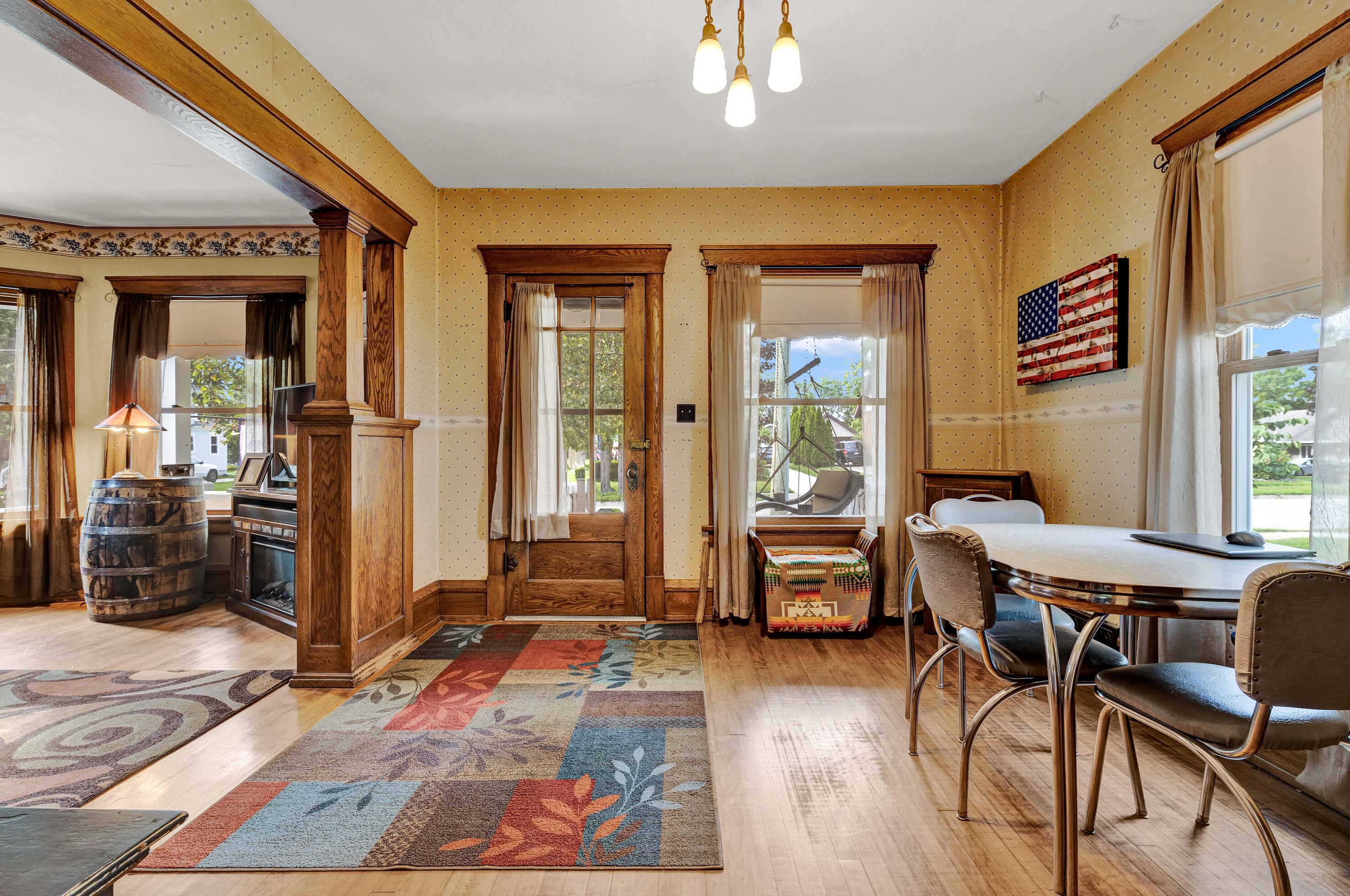 211 Russell Ave, Hartford, WI 53027