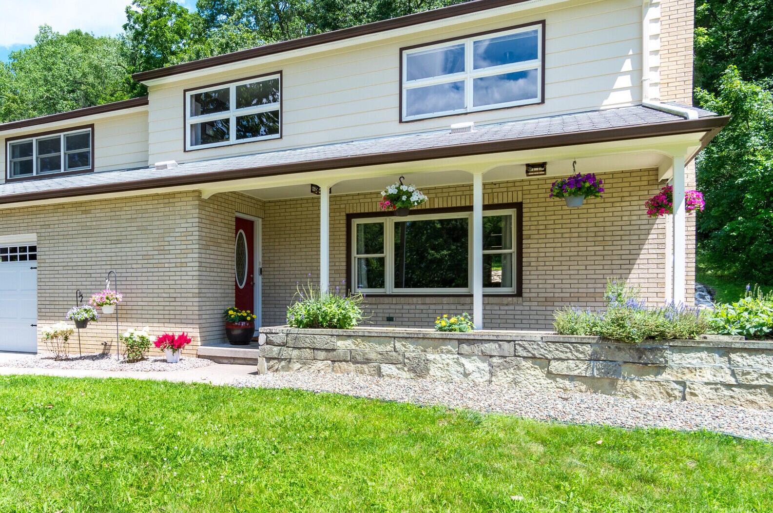 944 Milson Ct, La Crosse, WI 54601