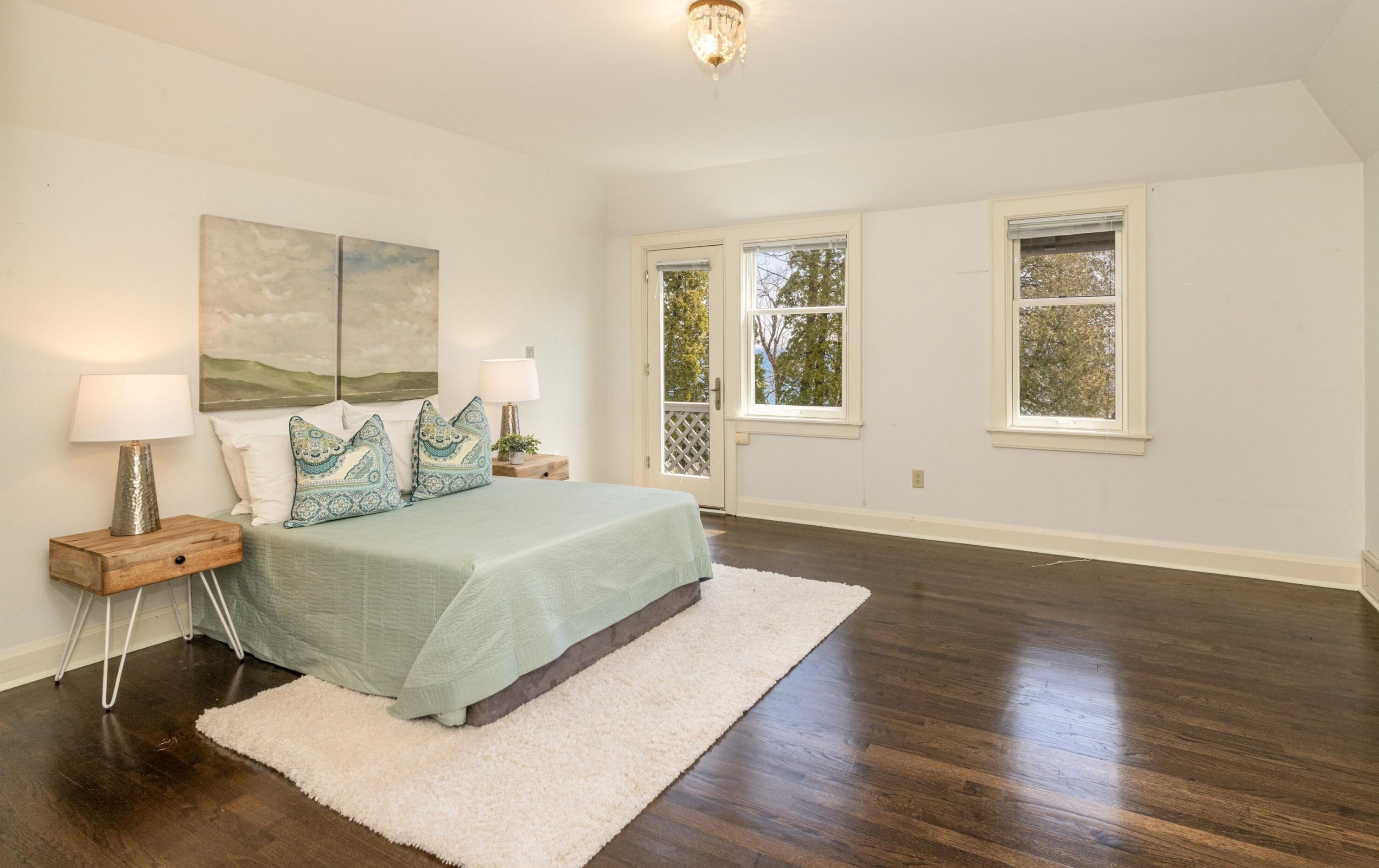 9400 Lk Dr, Milwaukee WI 53202-1251 exterior