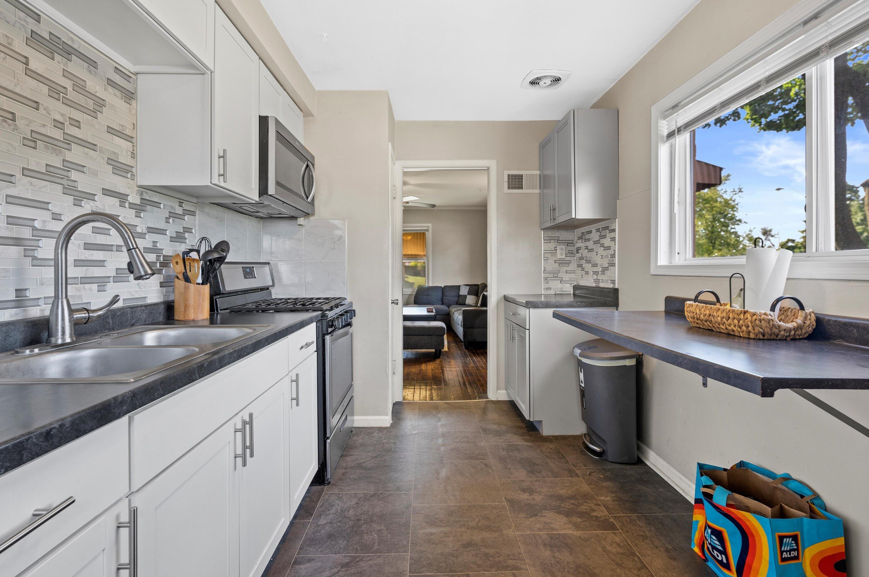 6031 Burleigh St, Milwaukee WI 53210-1551 exterior