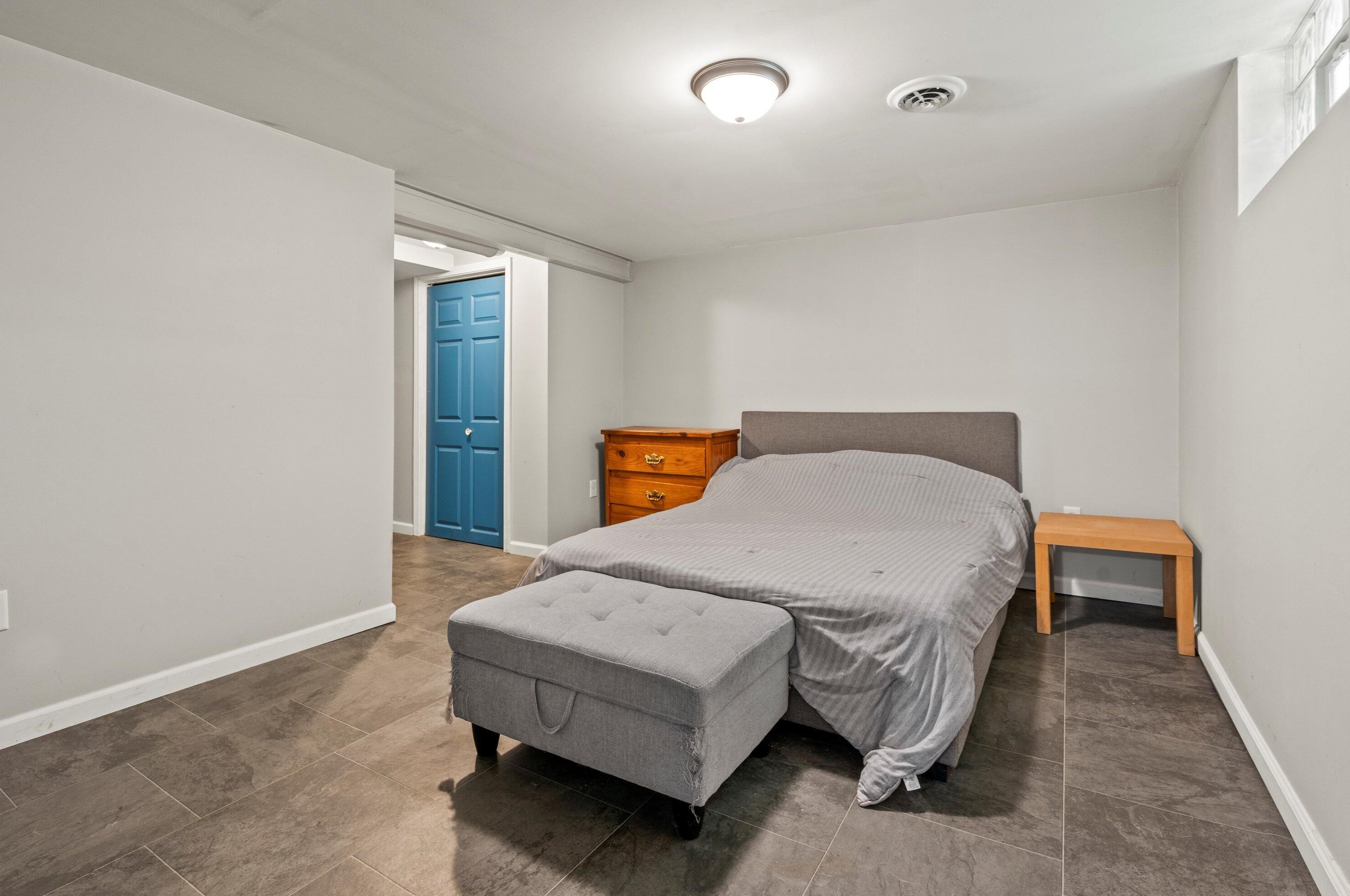 6031 Burleigh St, Milwaukee WI 53210-1551 exterior