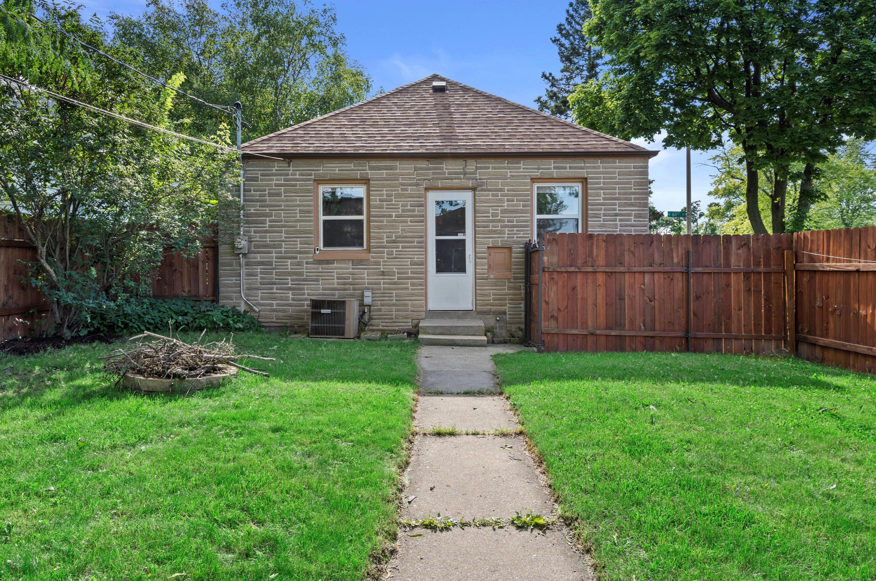 6031 Burleigh St, Milwaukee WI 53210-1551 exterior