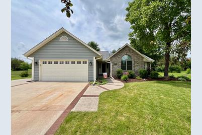 W147N7105  Woodland Dr, Menomonee Falls, WI 53051 - Photo 1