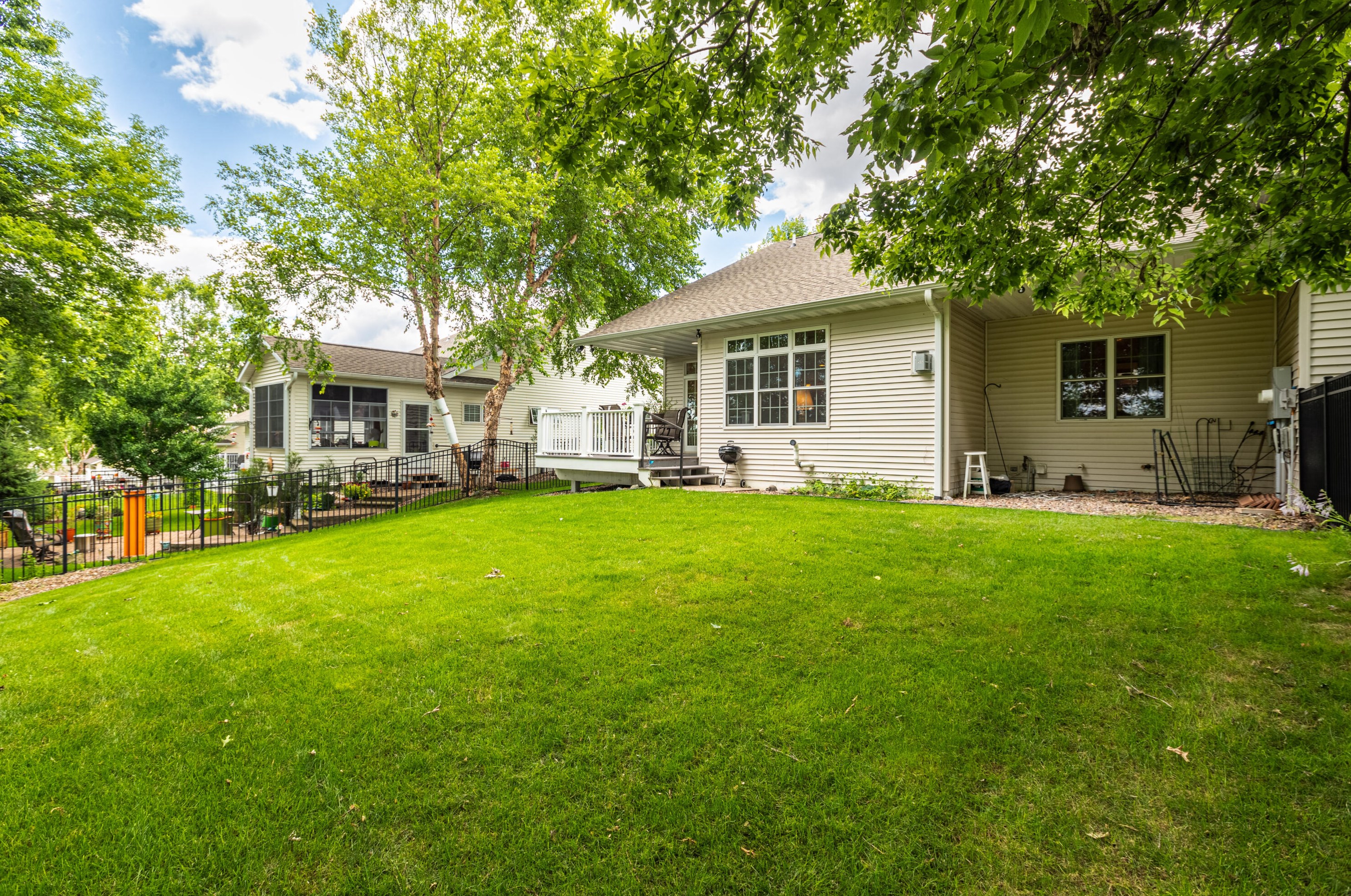 703 Maple Shade Dr, Holmen, WI 54636
