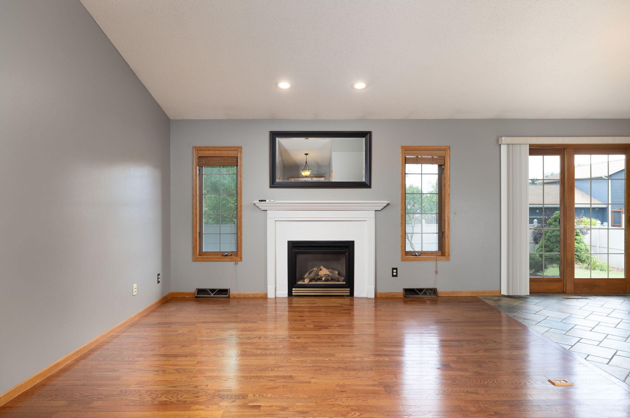 906 Eastwood St, Holmen, WI 54636