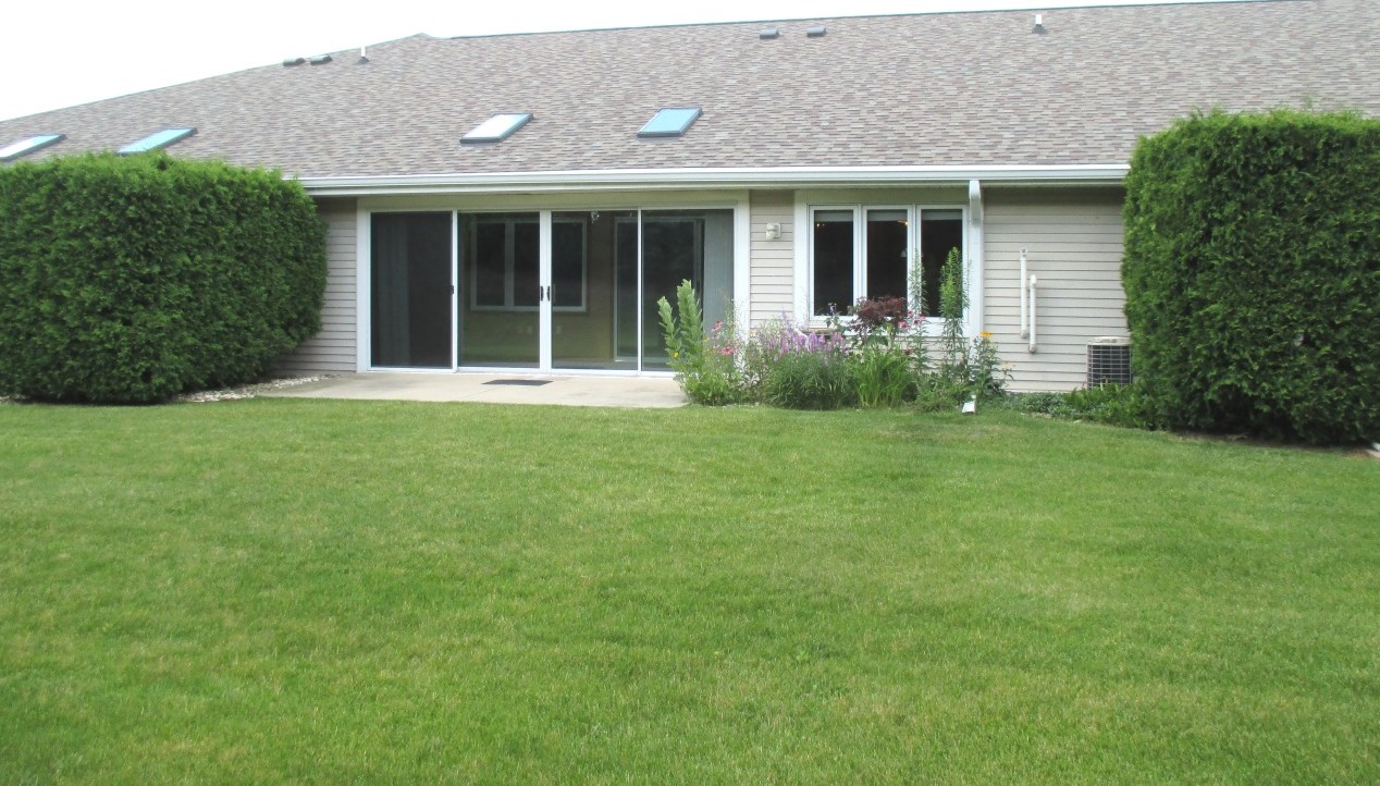 566 Hartford Square, Hartford, WI 53027