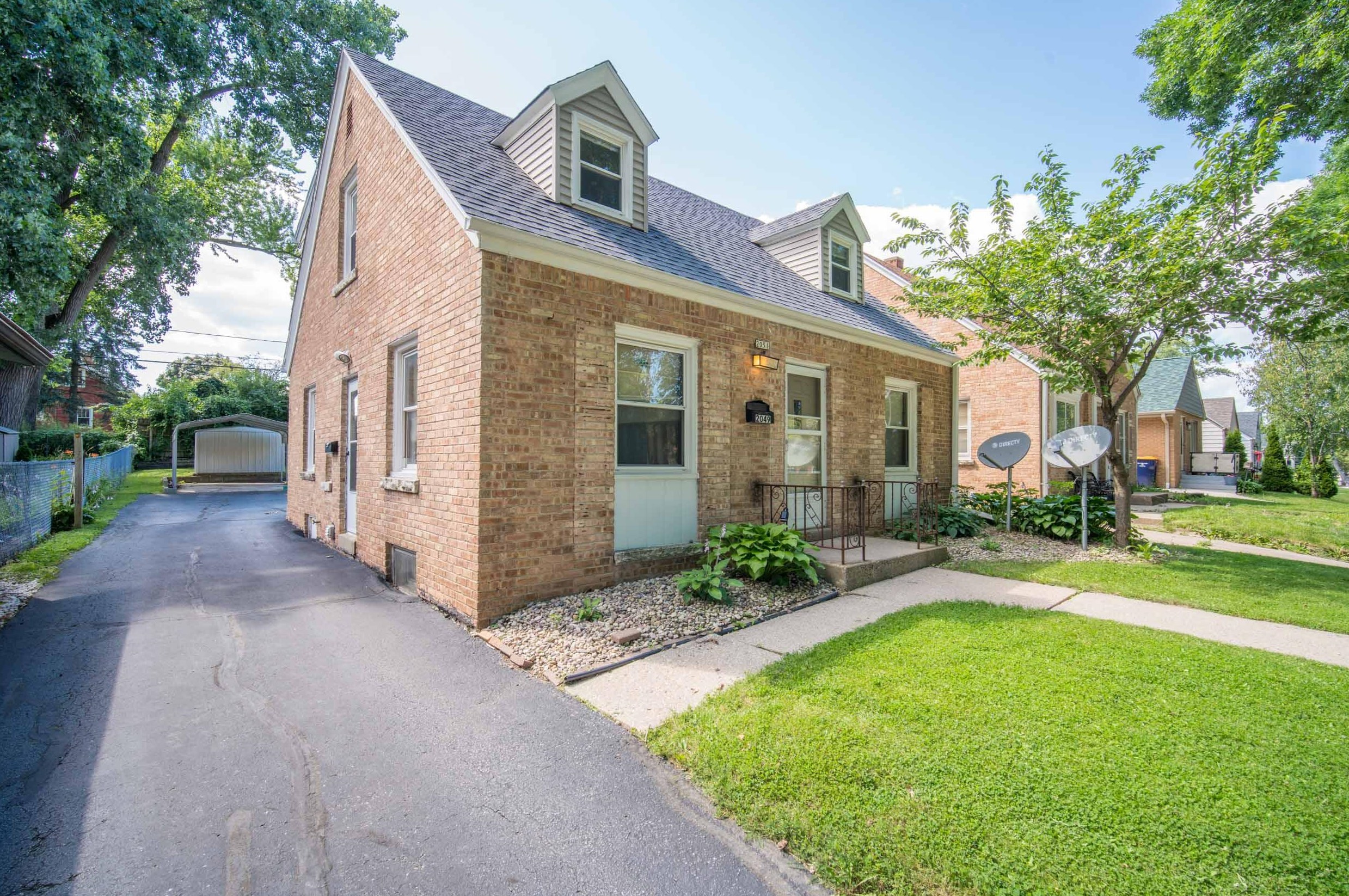 2049 96th St, Milwaukee WI  53227-1424 exterior