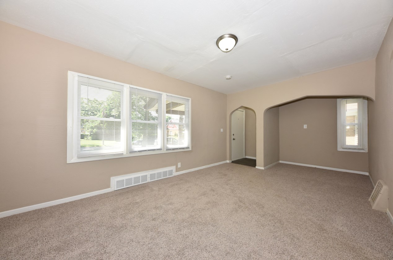 4532 N 21st St, Milwaukee, WI 53209