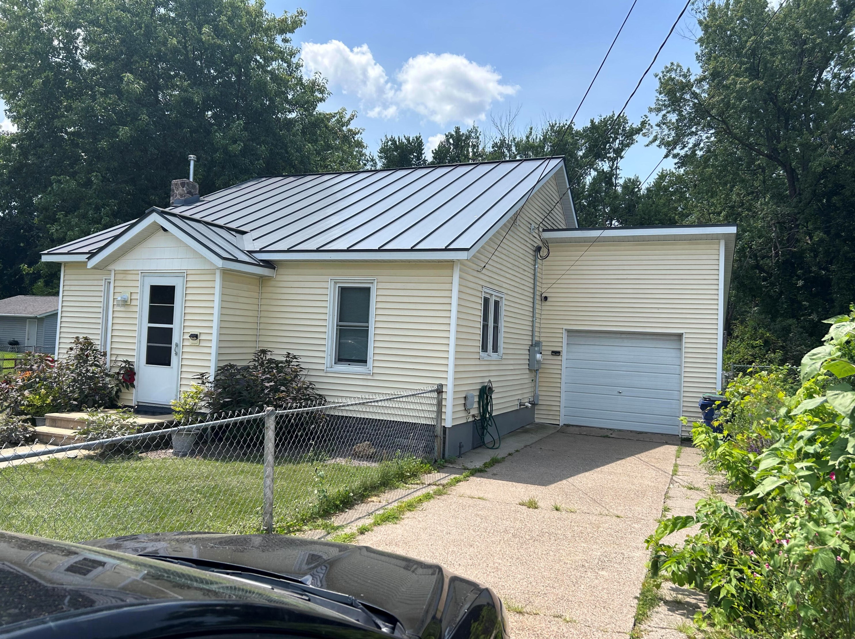 1007 La Cres St, La Crosse, WI 54603