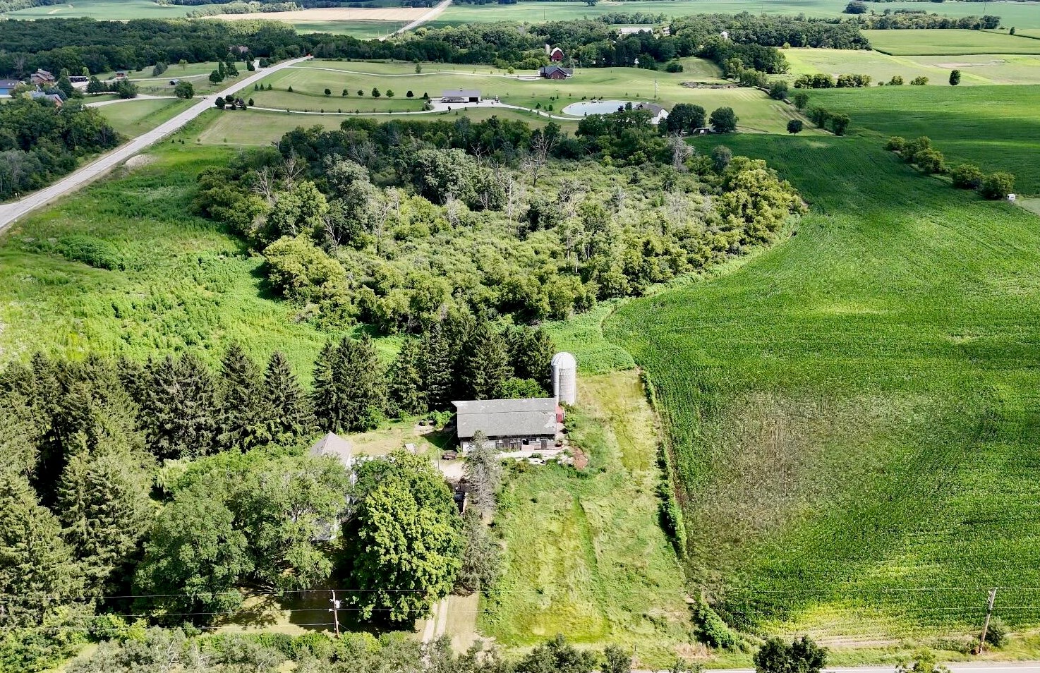 31016 7th St, Lyons, WI 53105