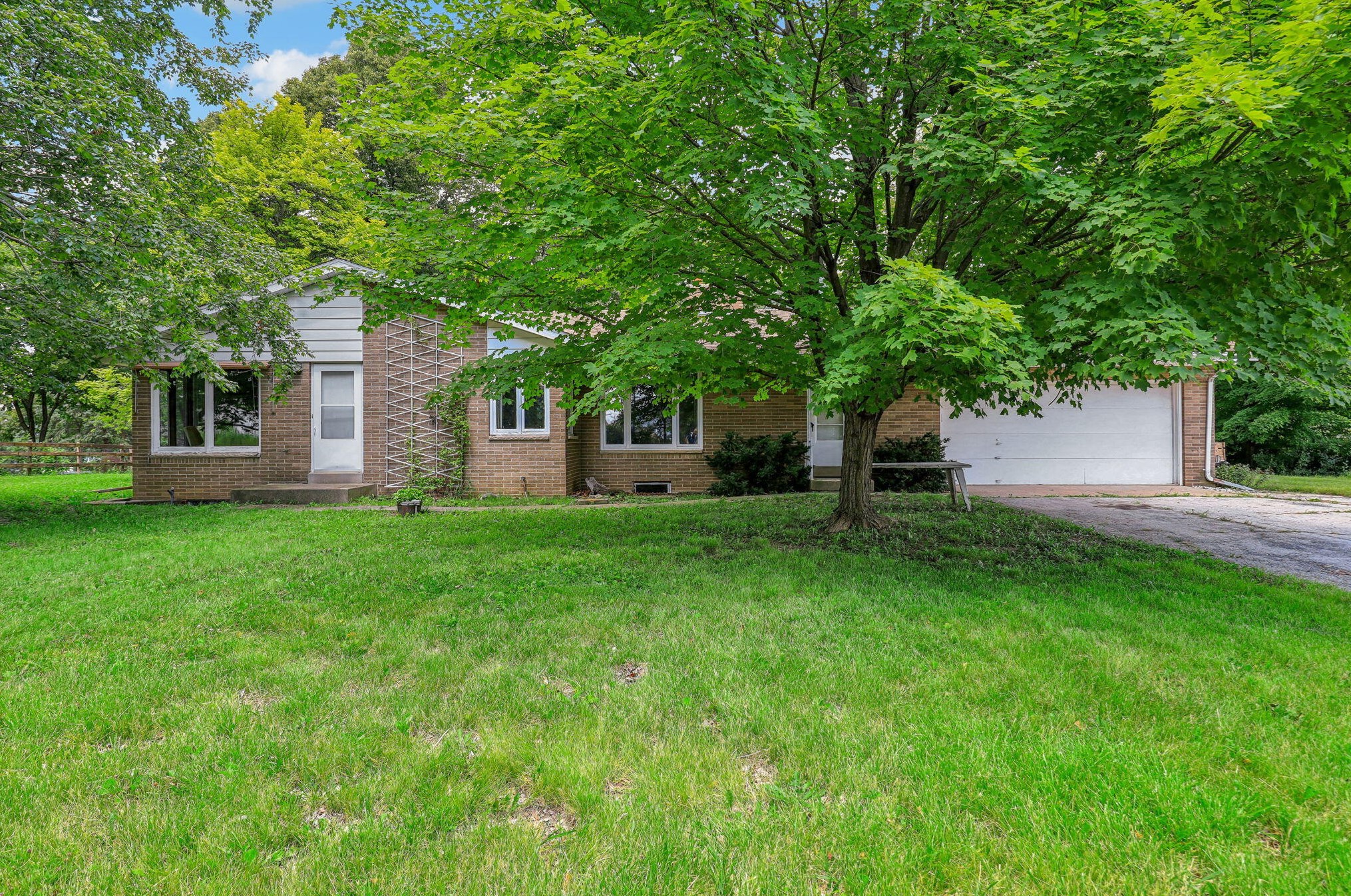4850 W Marquette Ave, Hales Corners, WI 53132