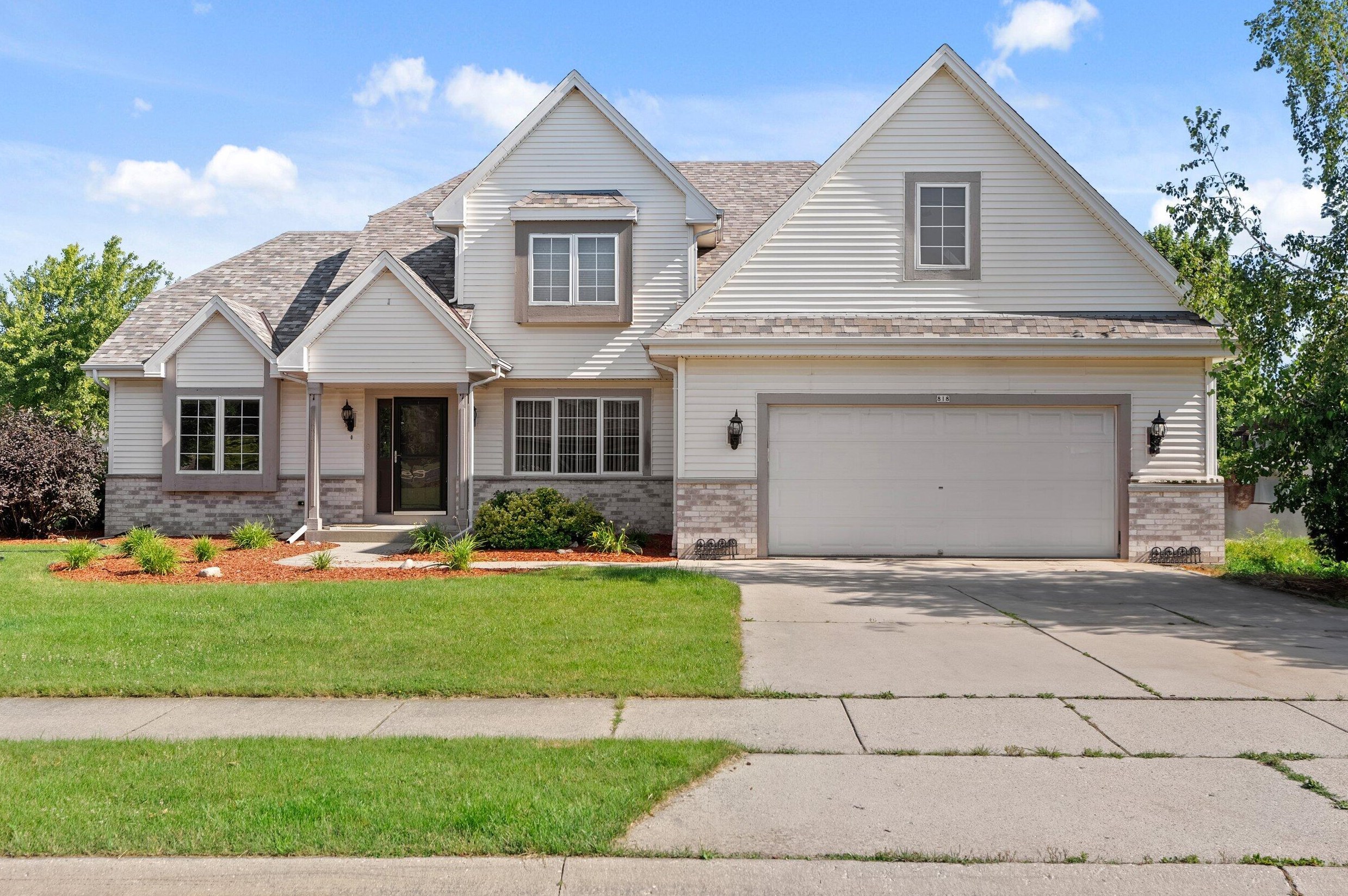 818 Aspen Dr, Hartford, WI 53027