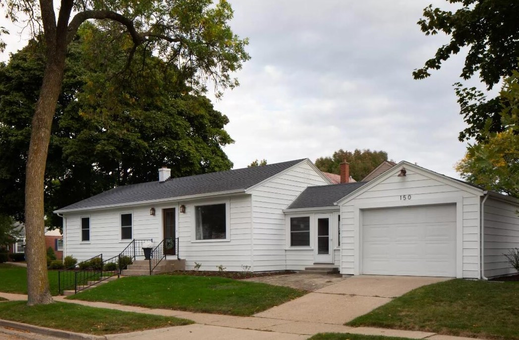 150 E Lancaster Ave, Milwaukee, WI 53217