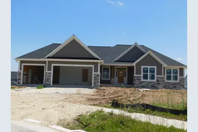 716  Hummingbird Ct, Grafton, WI 53024 - Photo 1