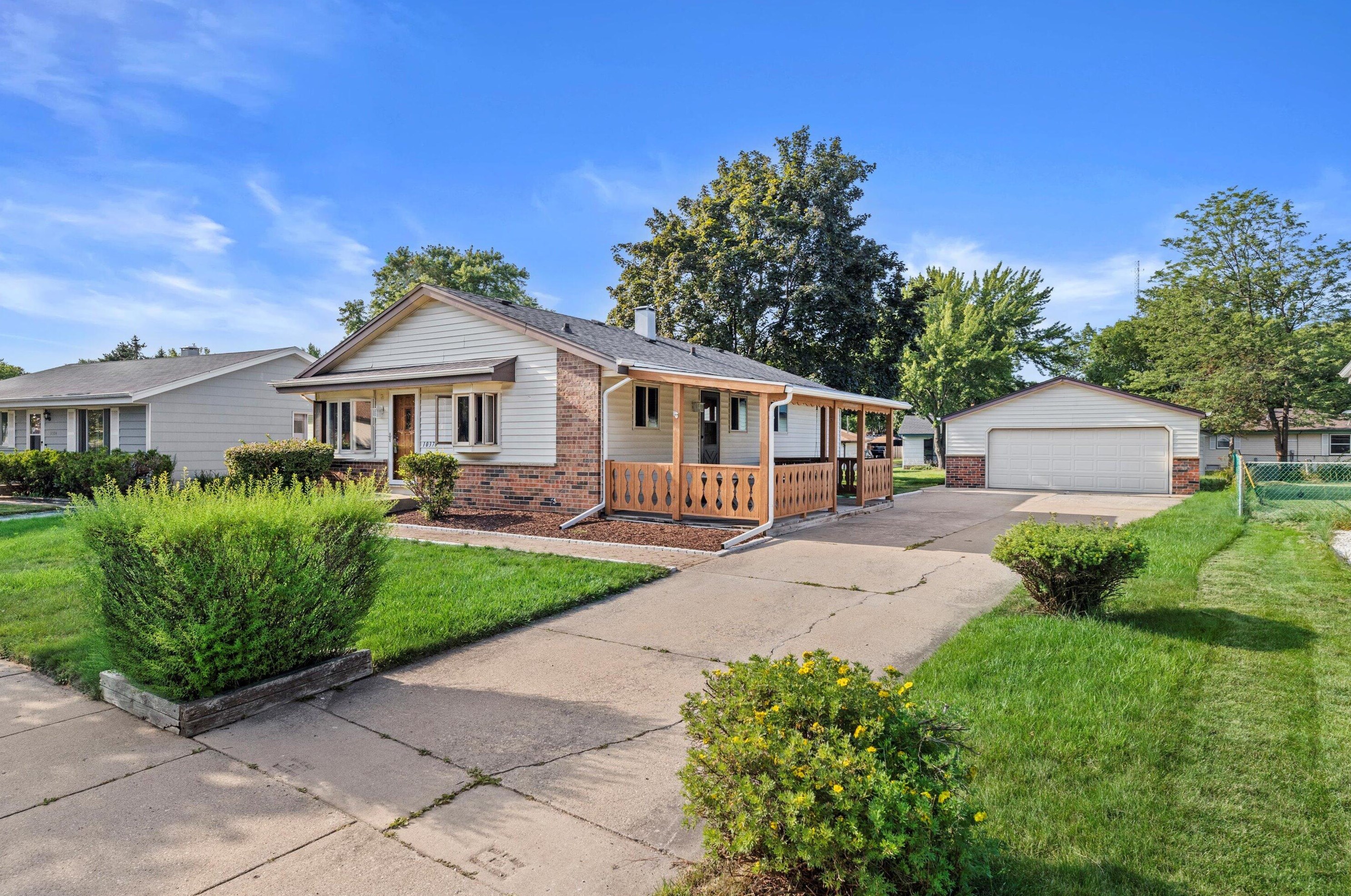10376 W Villa Ave, Milwaukee, WI 53224