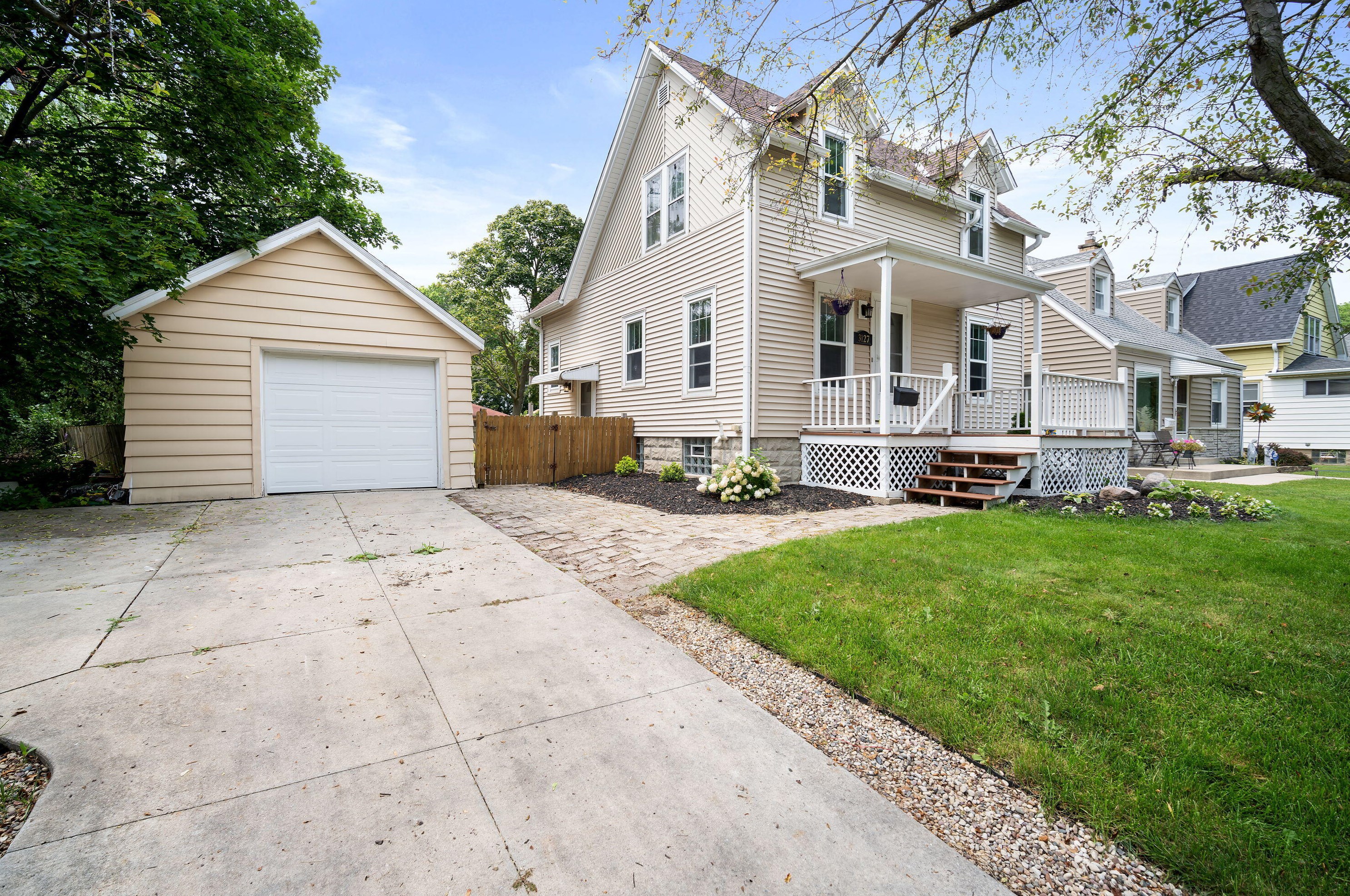 3127 N 90th St, Milwaukee, WI 53222