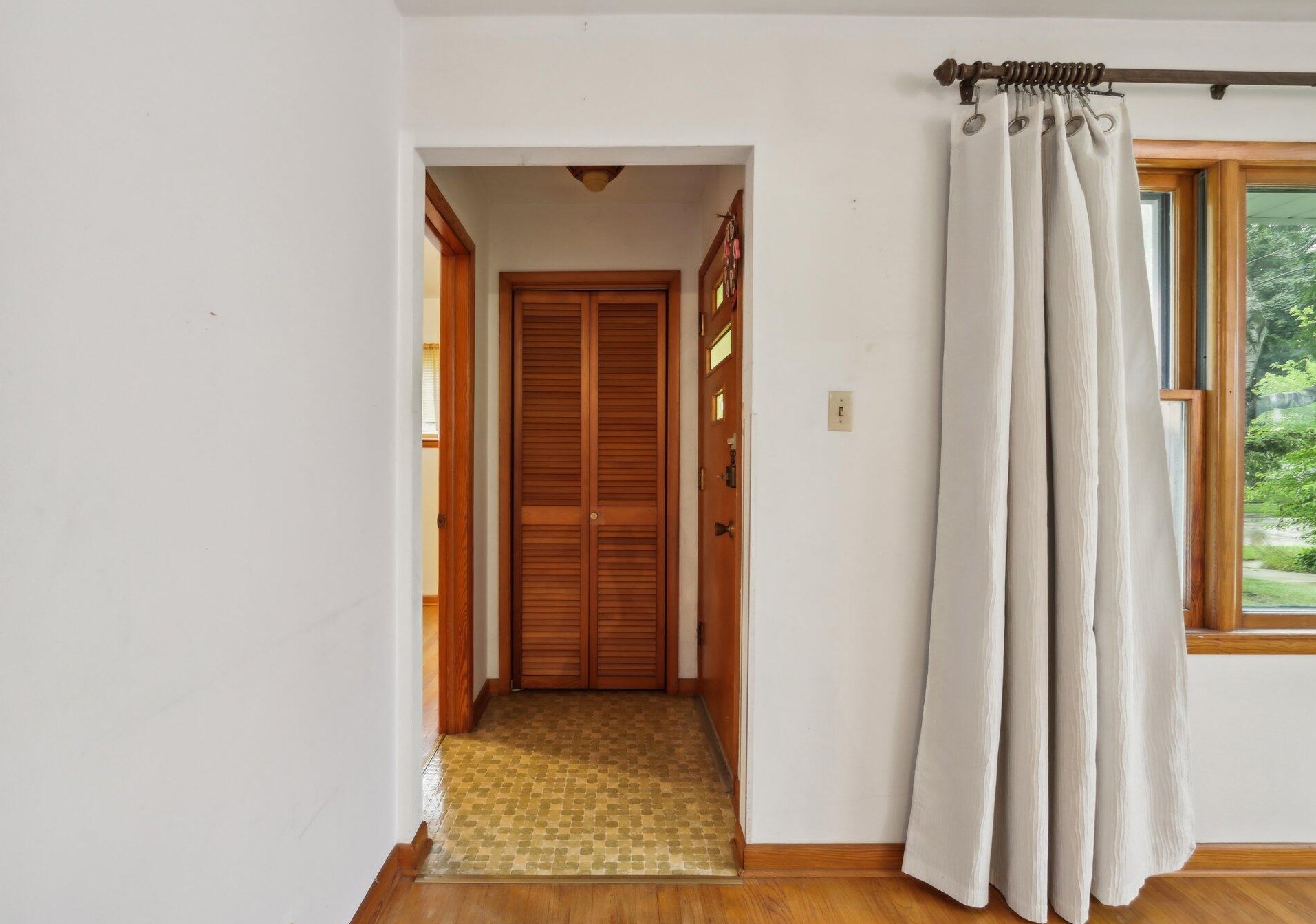 4449 S Tennessee Ave, Milwaukee, WI 53221