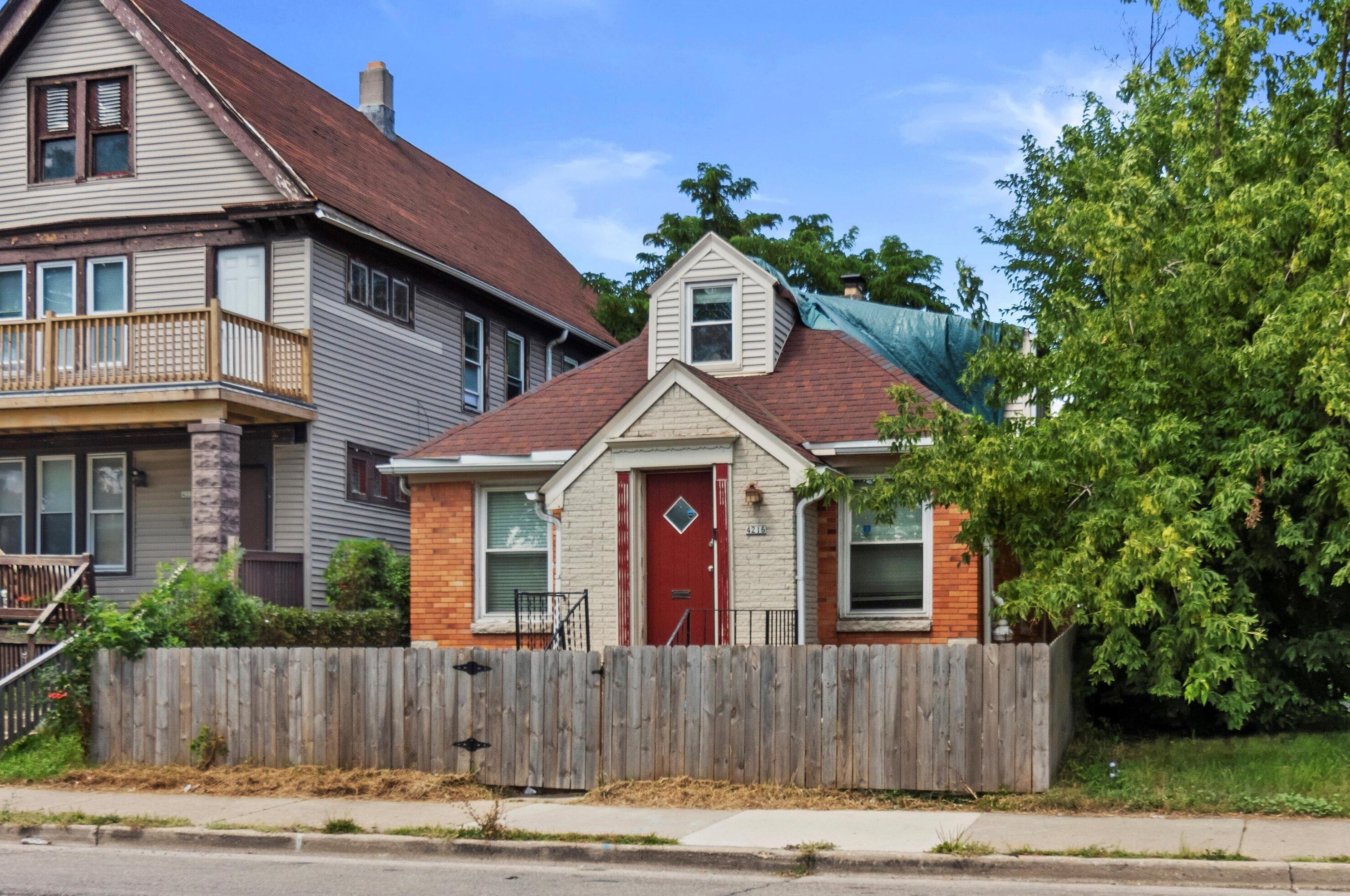 4216 Burleigh St, Milwaukee WI 53210-1761 exterior