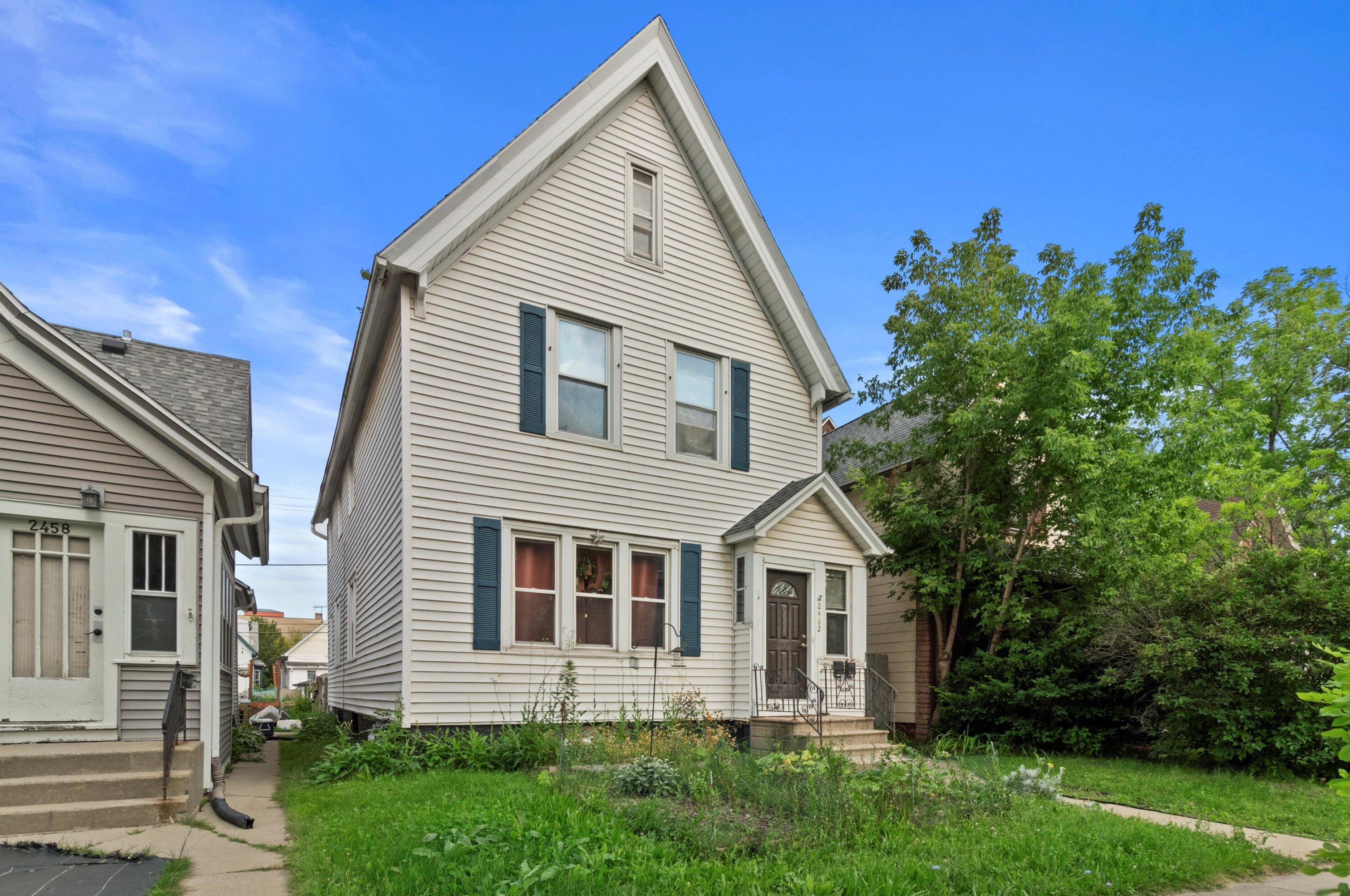 2462 Howell Ave, Milwaukee WI  53207-1637 exterior