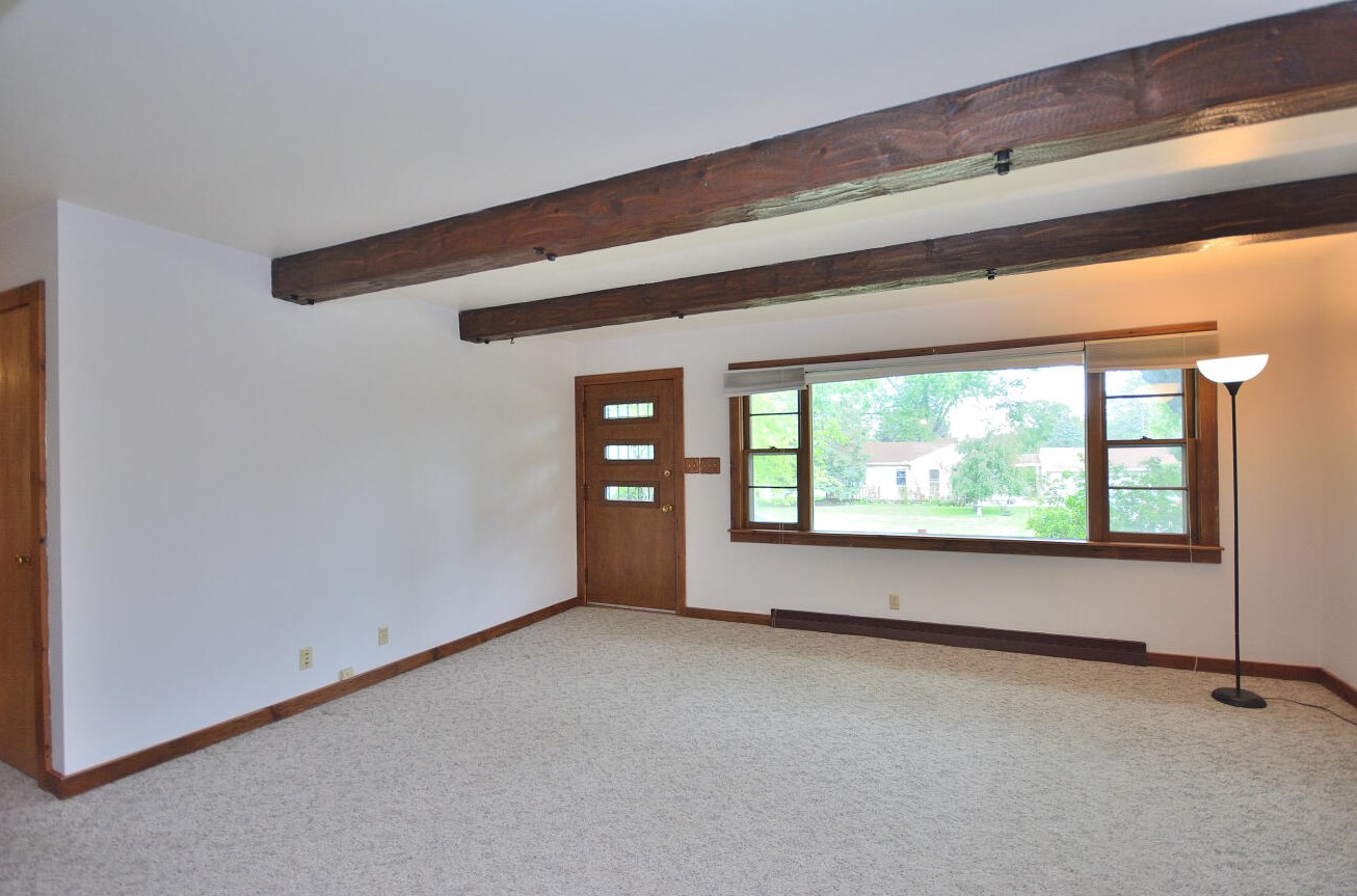 725 Harvey Ave, Brookfield, WI 53005