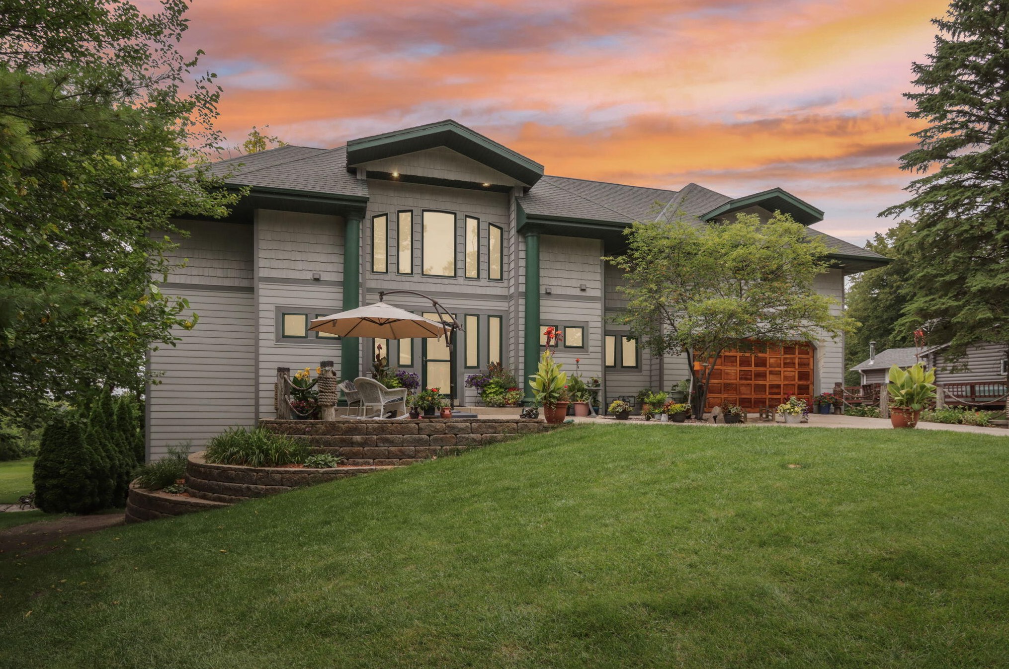 29408 Riverview Ln, Waterford, WI 53185-1738