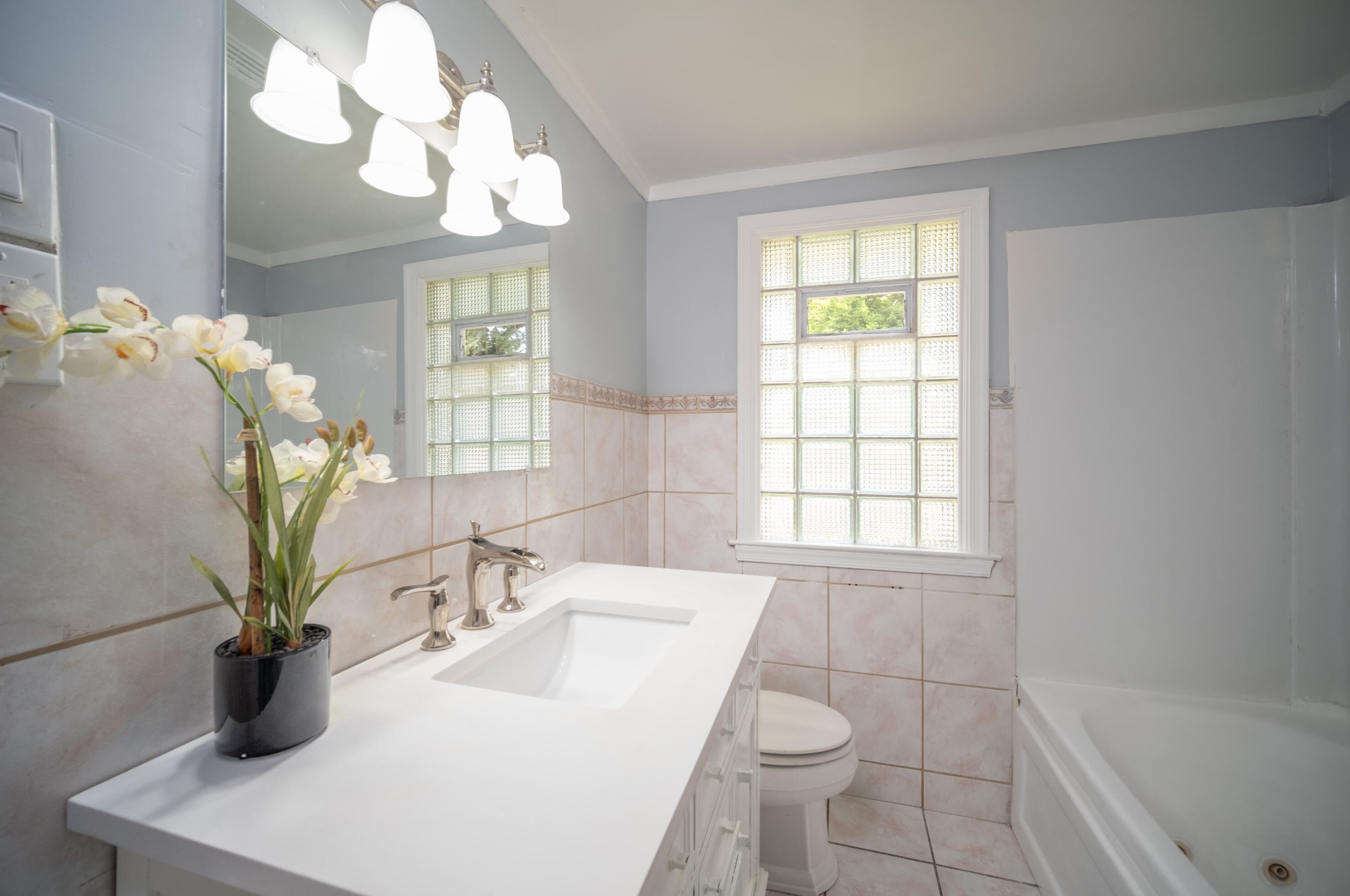 6544 56, Milwaukee WI 53223-5916 exterior