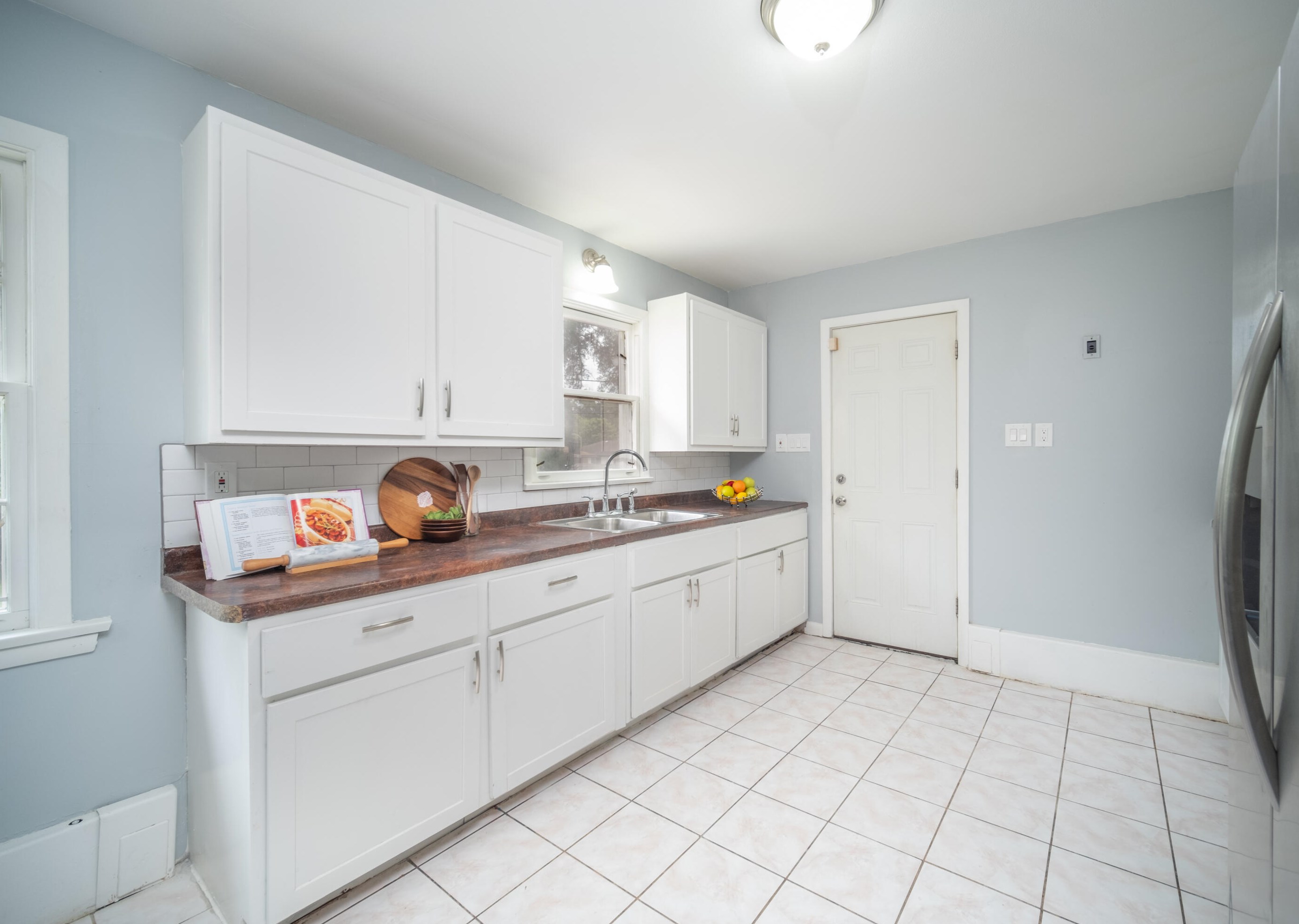 6544 56, Milwaukee WI 53223-5916 exterior