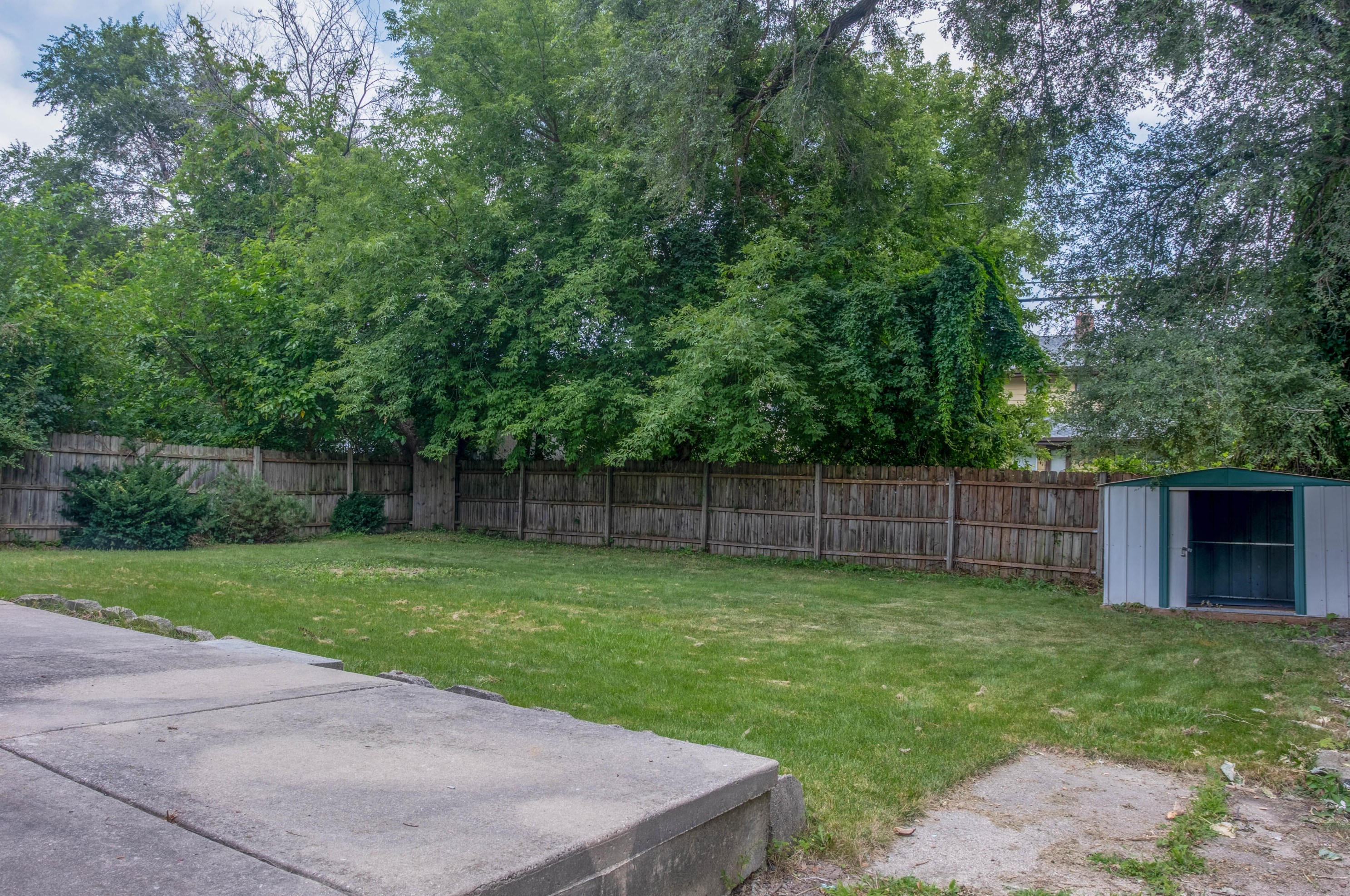 6544 56, Milwaukee WI 53223-5916 exterior