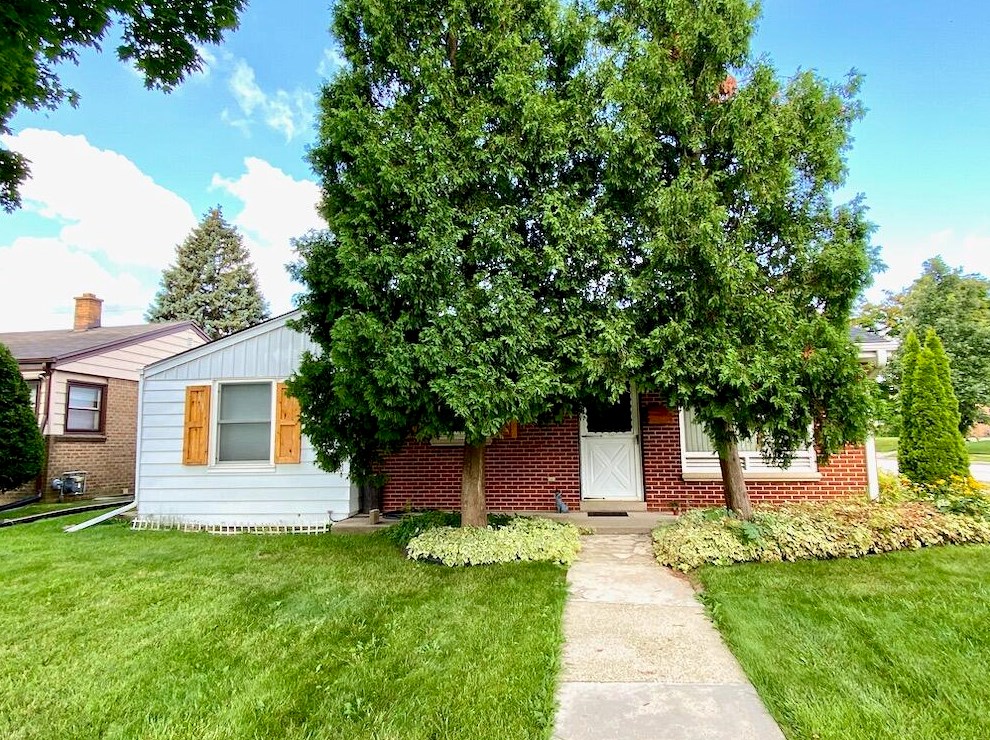 201 S 92nd St, Milwaukee, WI 53214