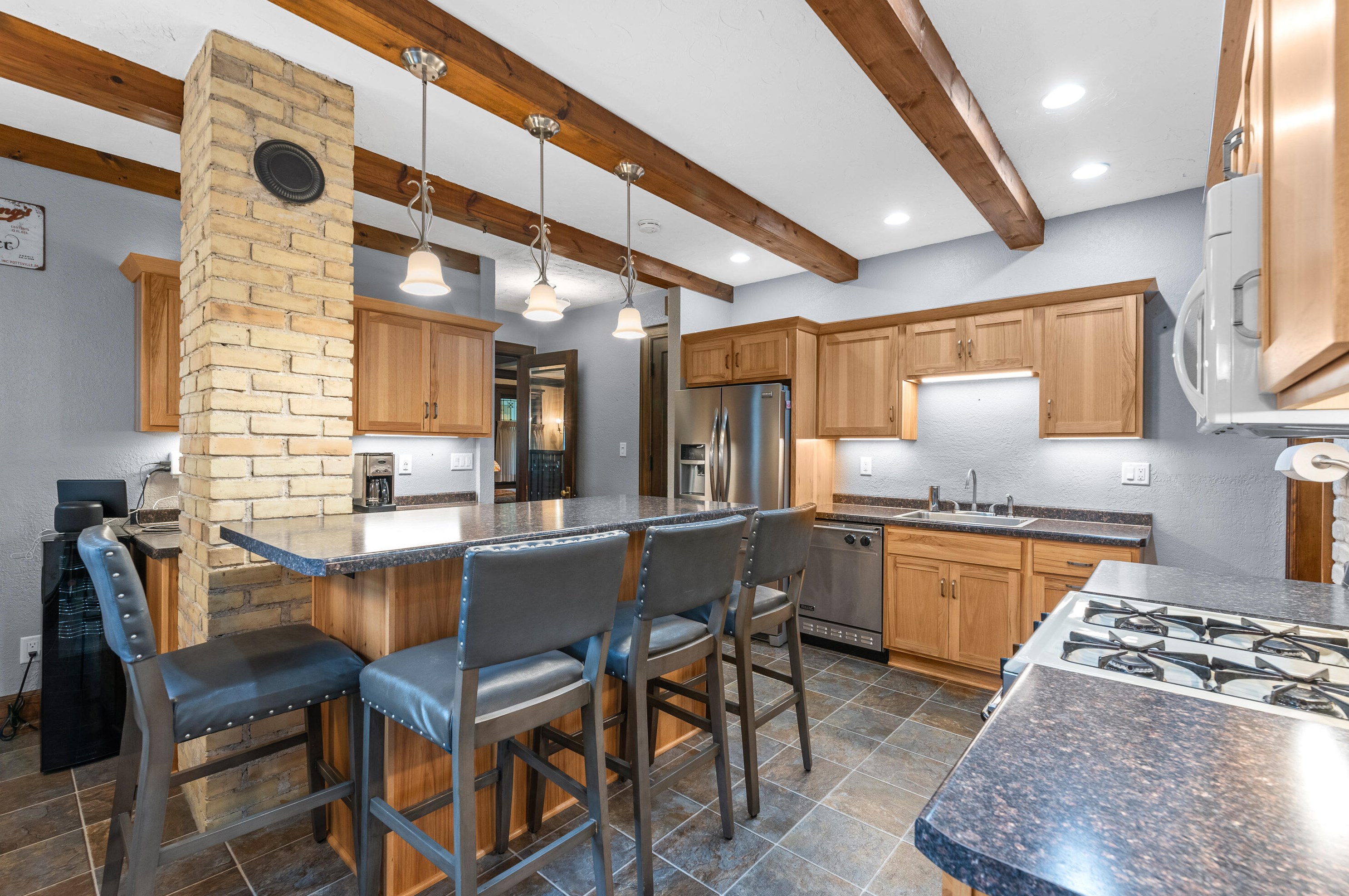237 Grand Ave, Hartford, WI 53027