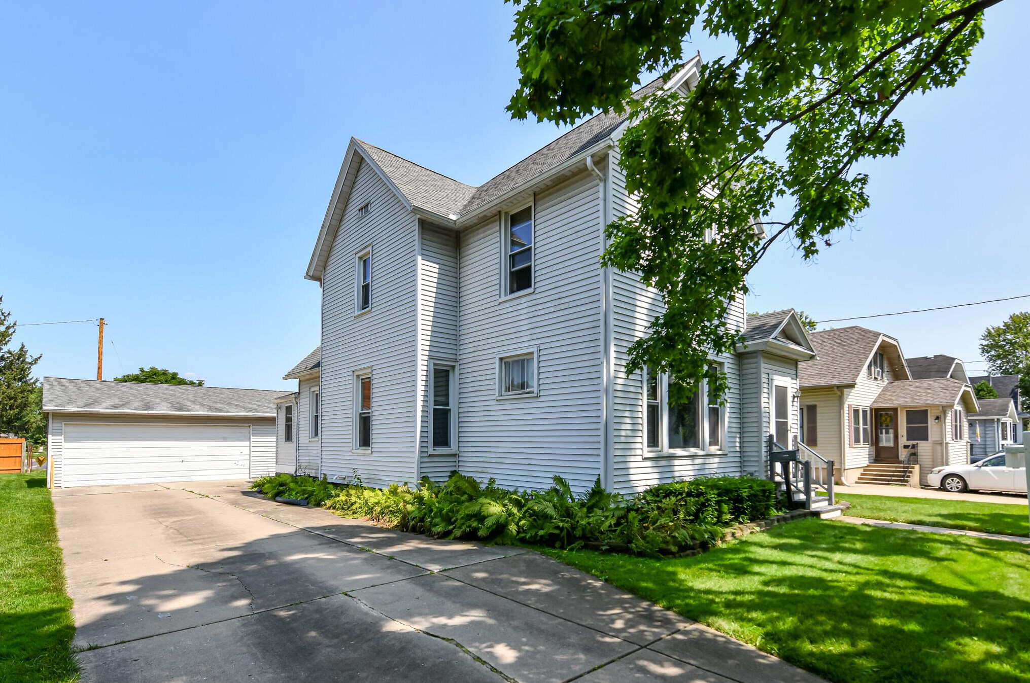 127 N Harrison St, Delavan, WI 53115