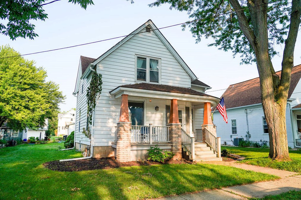 356 Edward St, Lyons, WI 53105