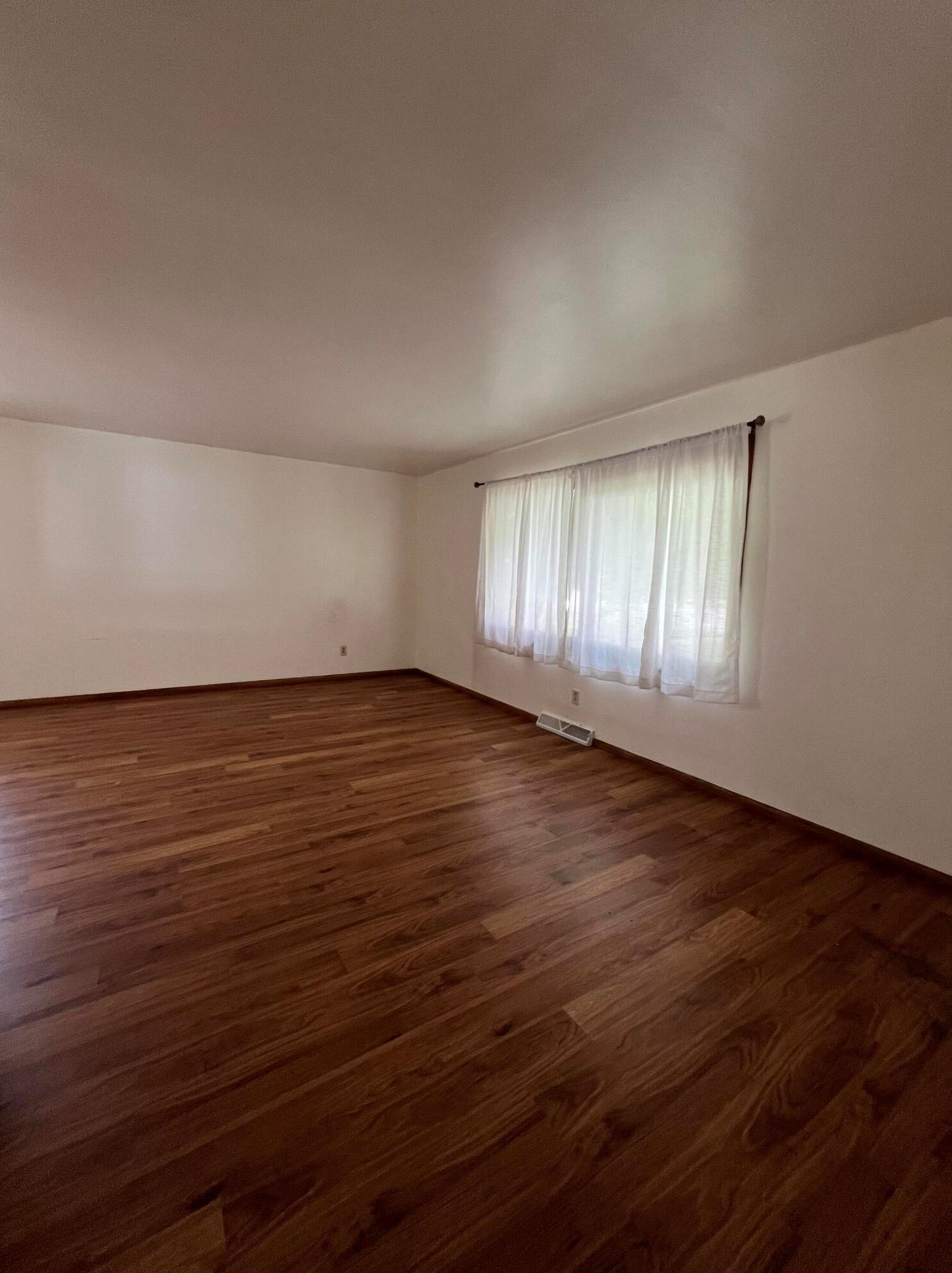 5667 91, Milwaukee WI 53225-2737 exterior