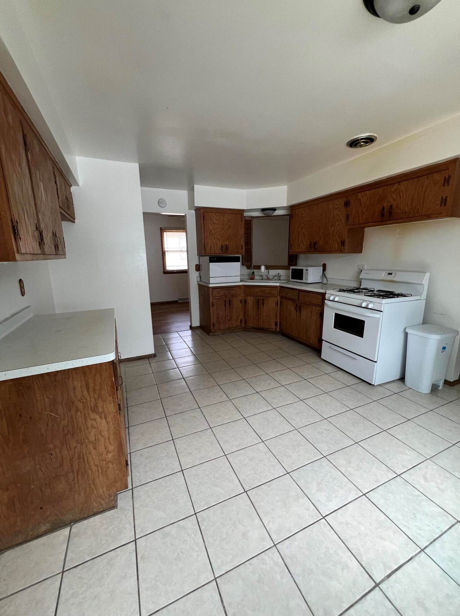 5667 91, Milwaukee WI 53225-2737 exterior