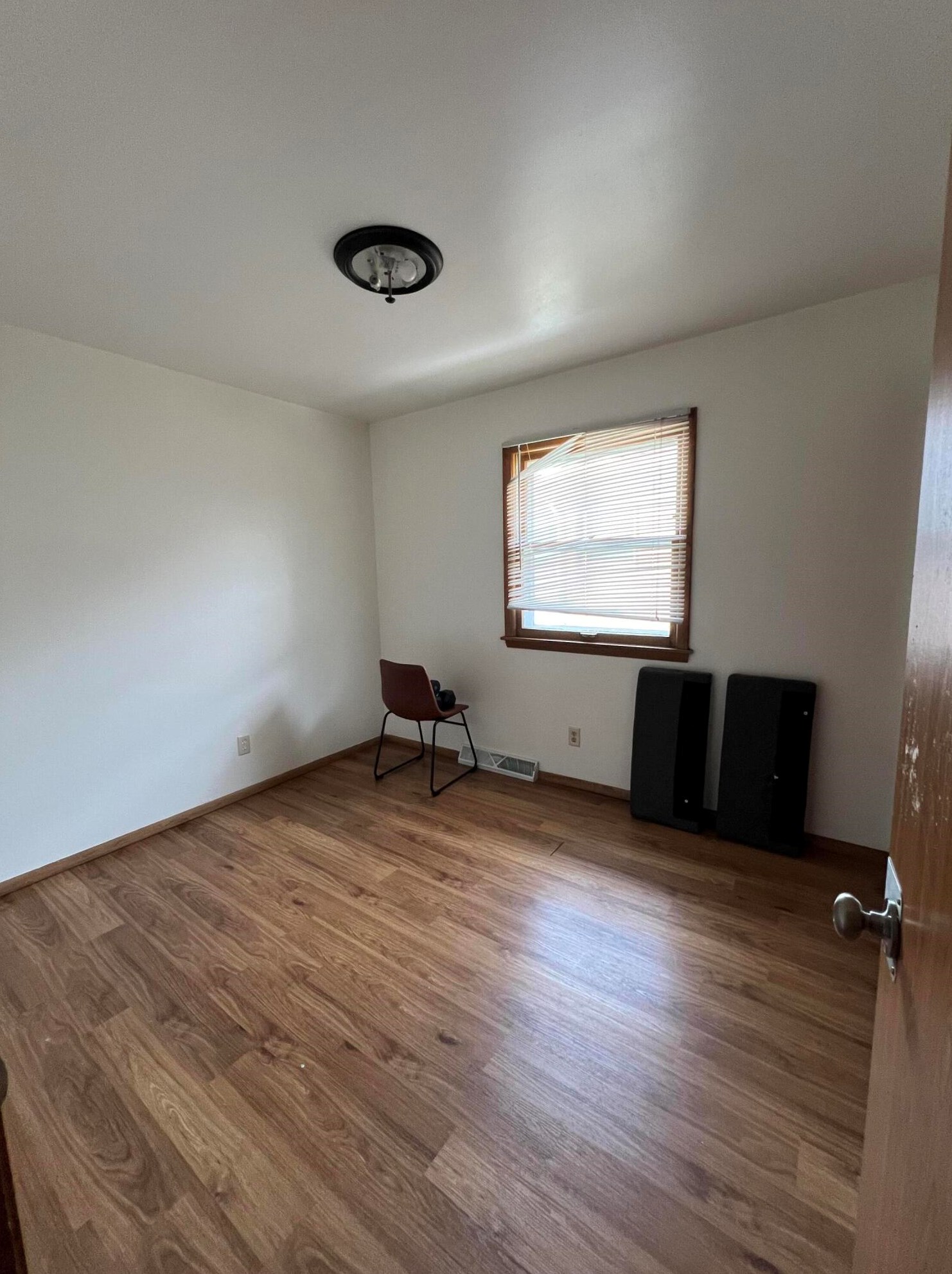 5667 91, Milwaukee WI 53225-2737 exterior