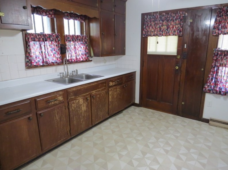 503 Warren St, Watertown, WI 53098-2634
