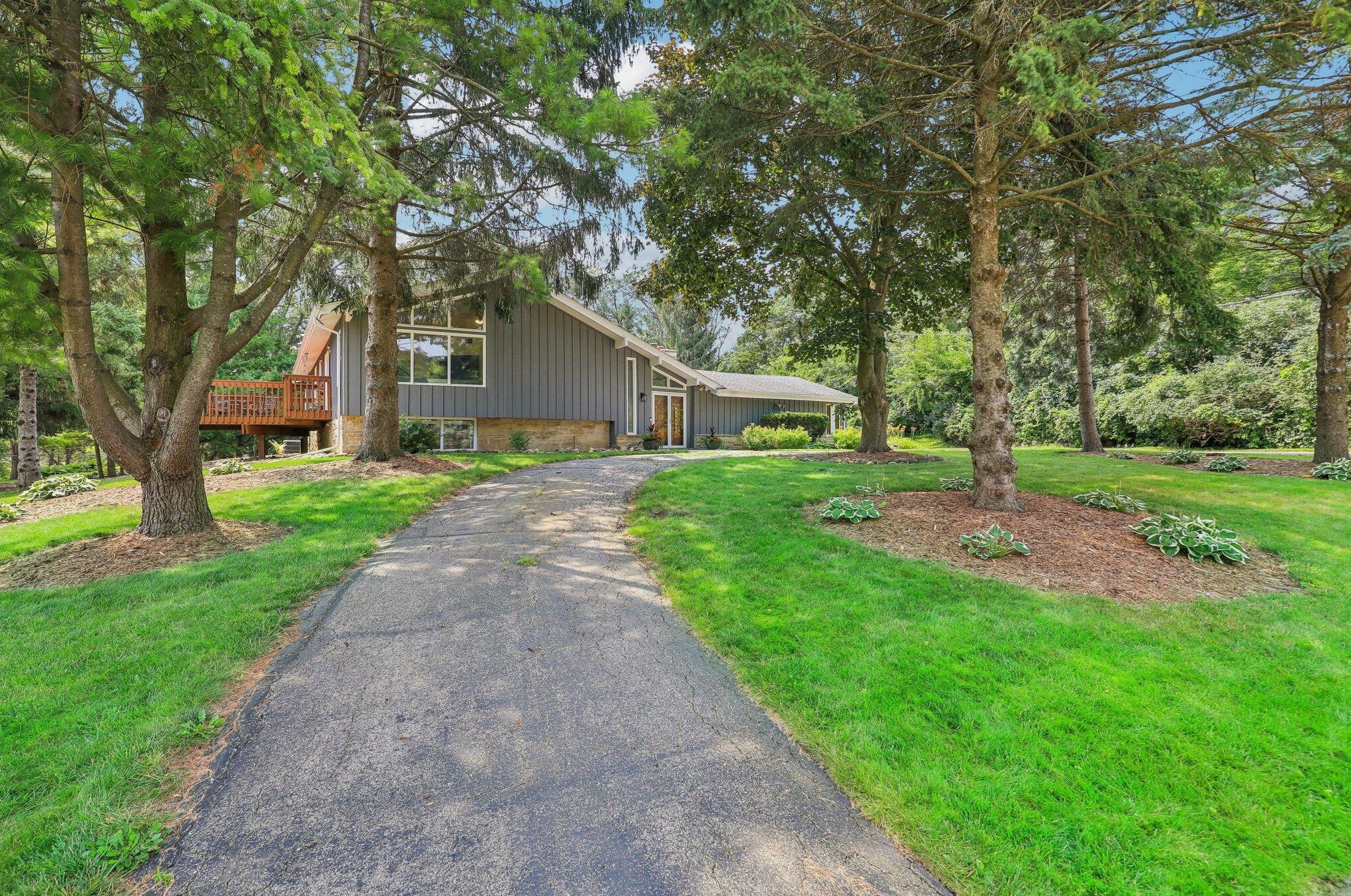 21195 Sierra Dr, Brookfield, WI 53045