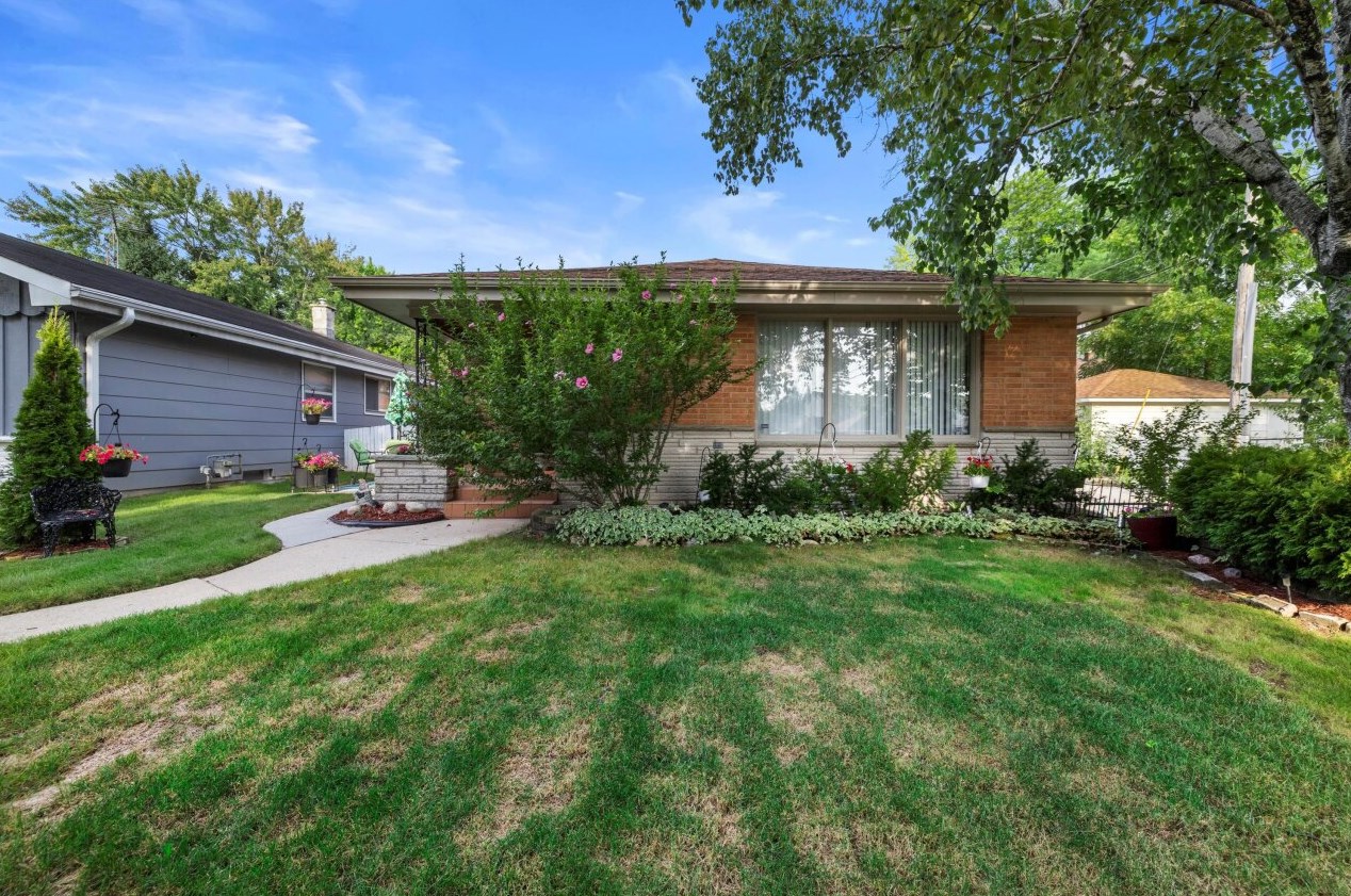 4753 N 89th St, Milwaukee, WI 53225