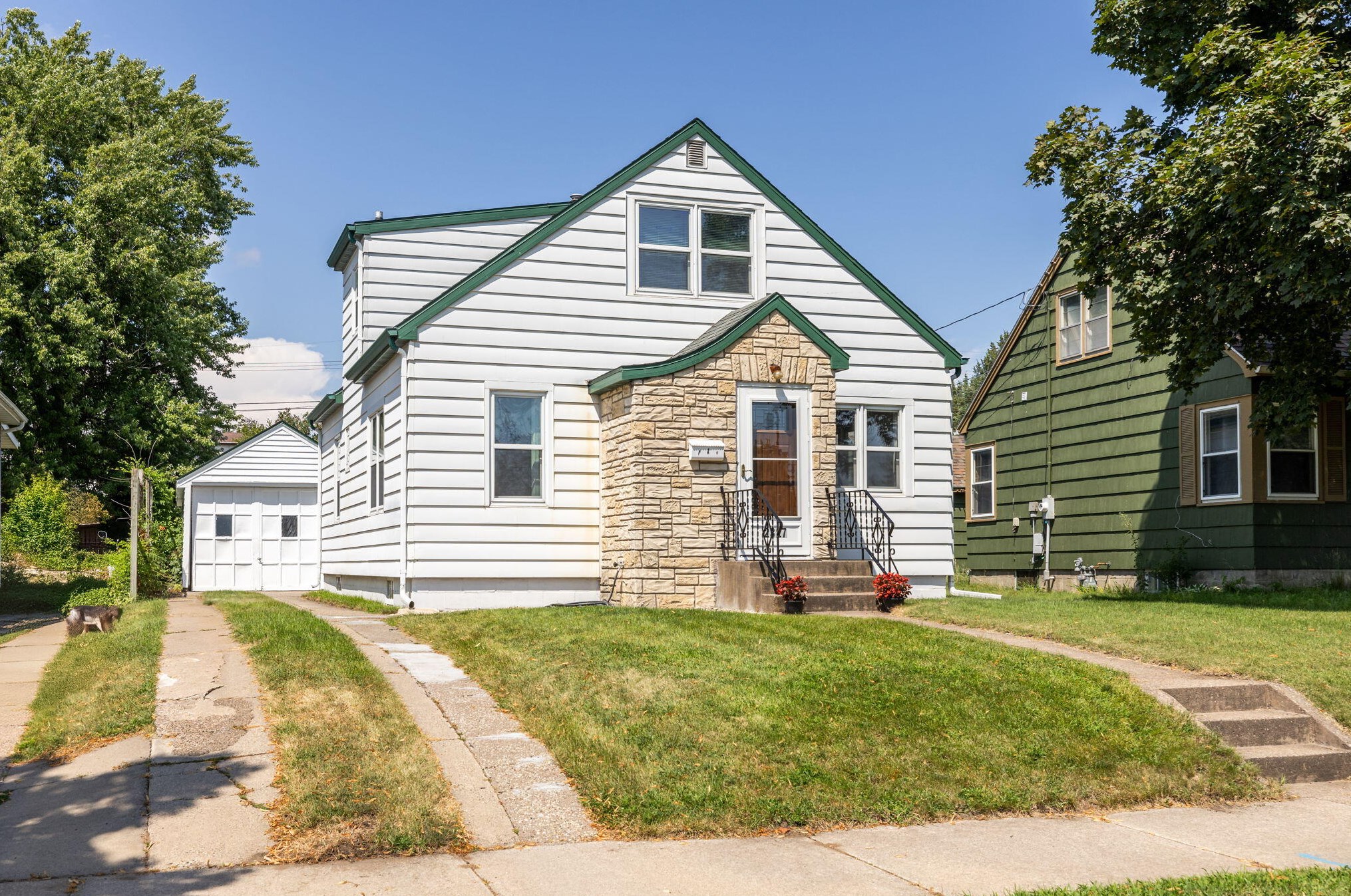 2327 Jackson St, La Crosse, WI 54601