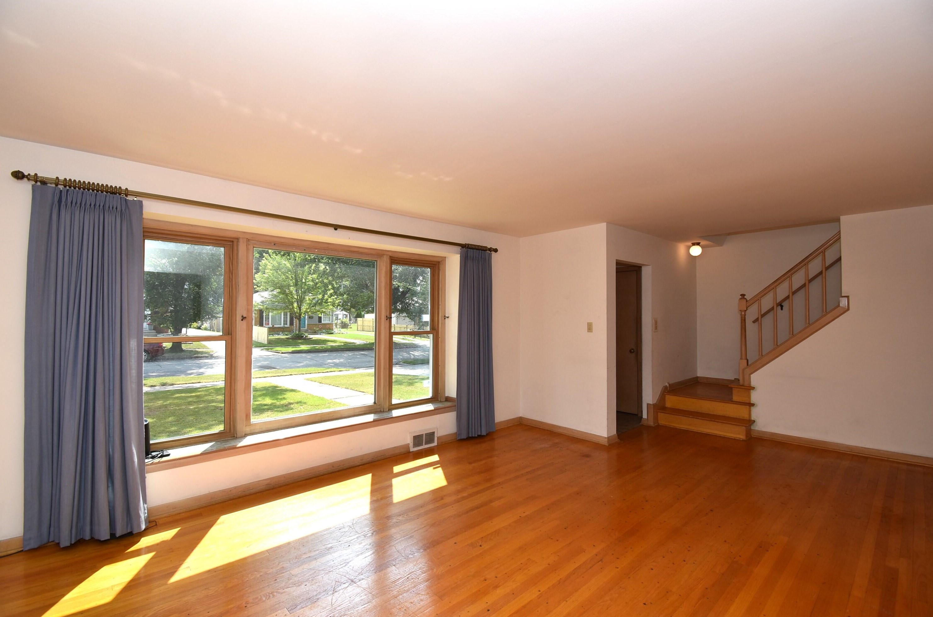 3347 S 54th St, Milwaukee, WI 53219