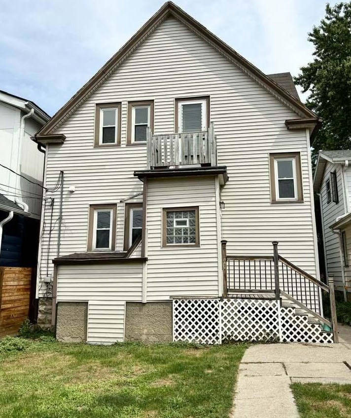 2219 Holt Ave, Milwaukee, WI 53207-3141