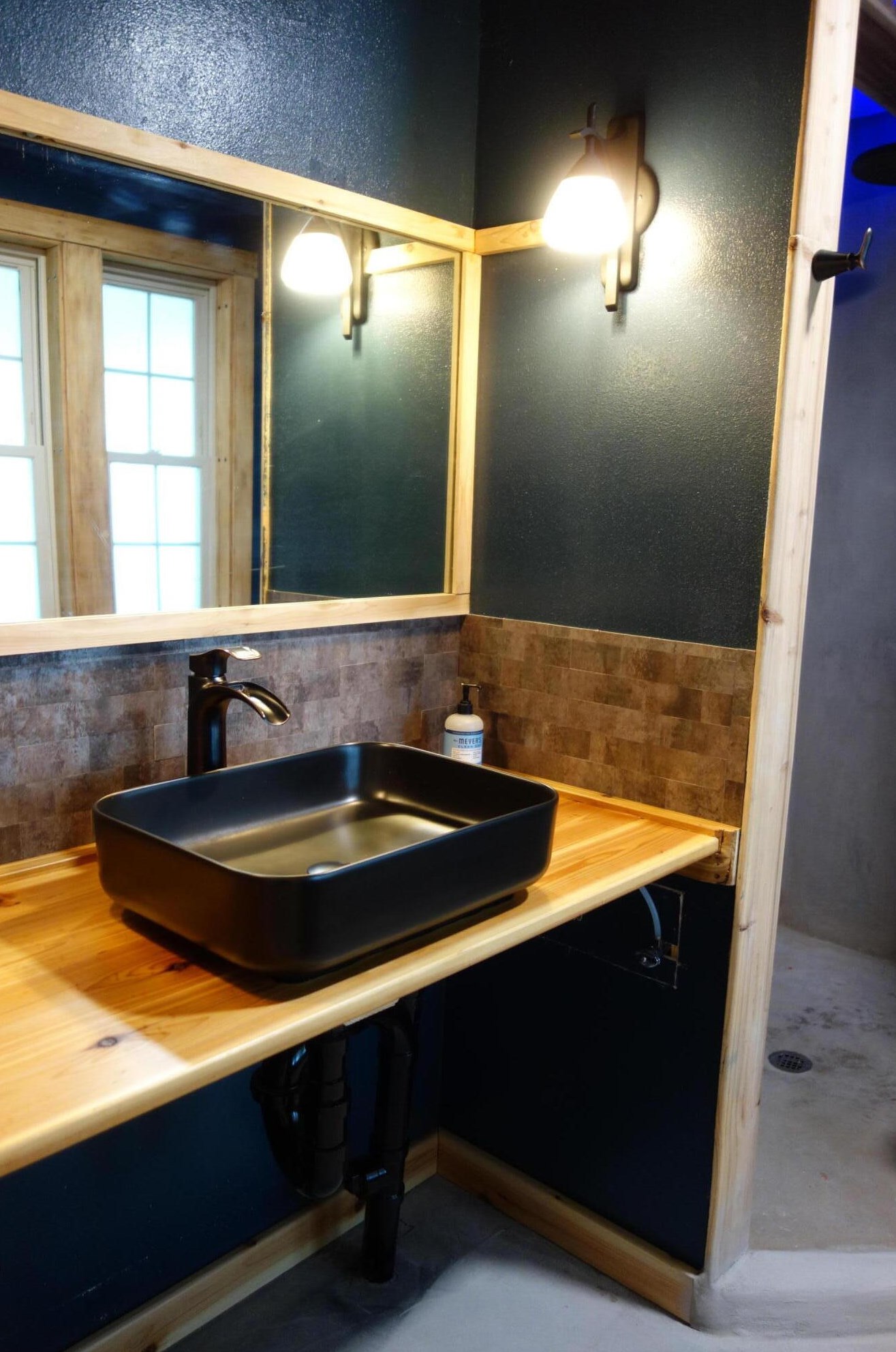 4213 1st St, Milwaukee WI  53212-1019 exterior