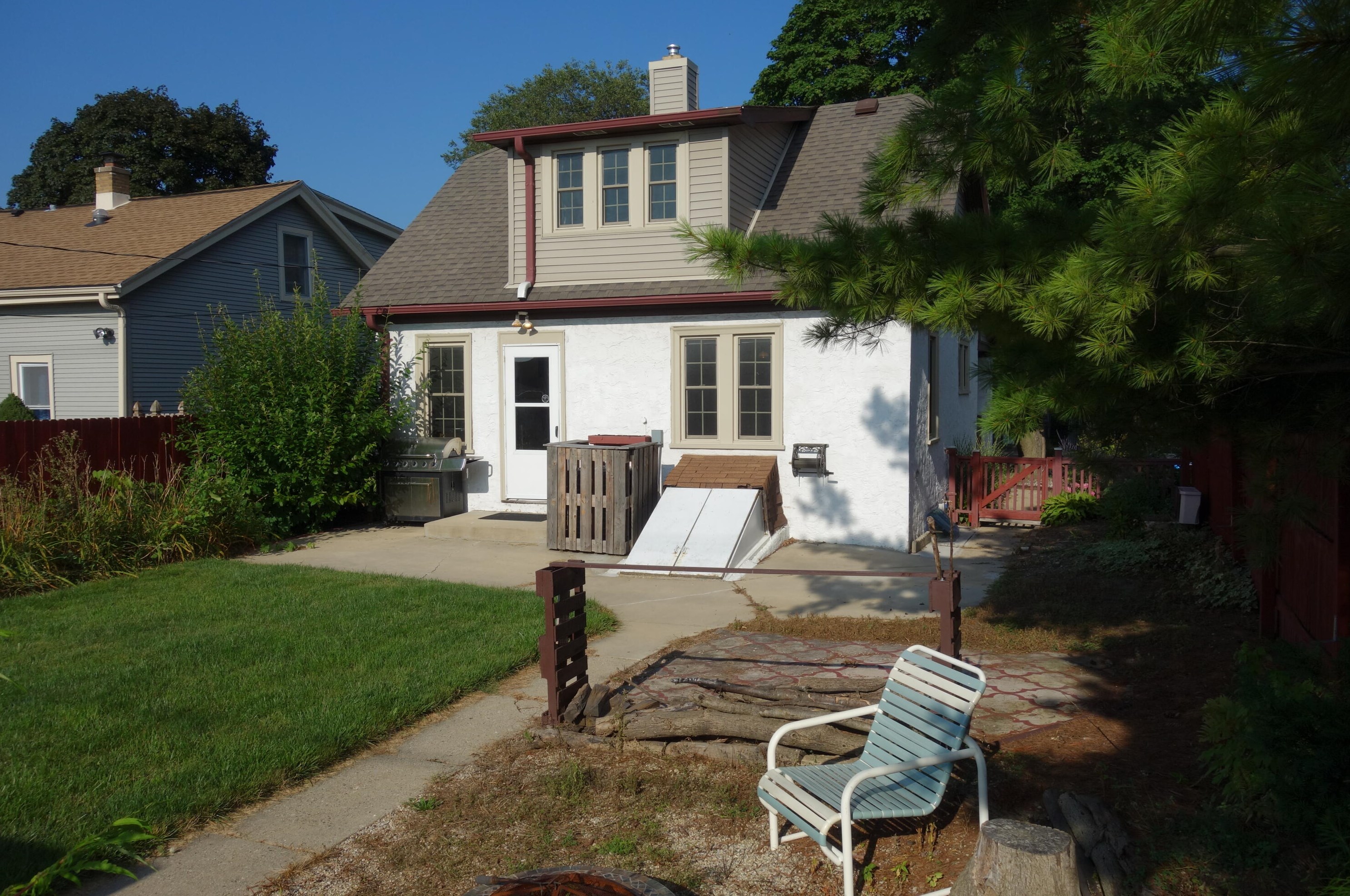 4213 1st St, Milwaukee WI  53212-1019 exterior