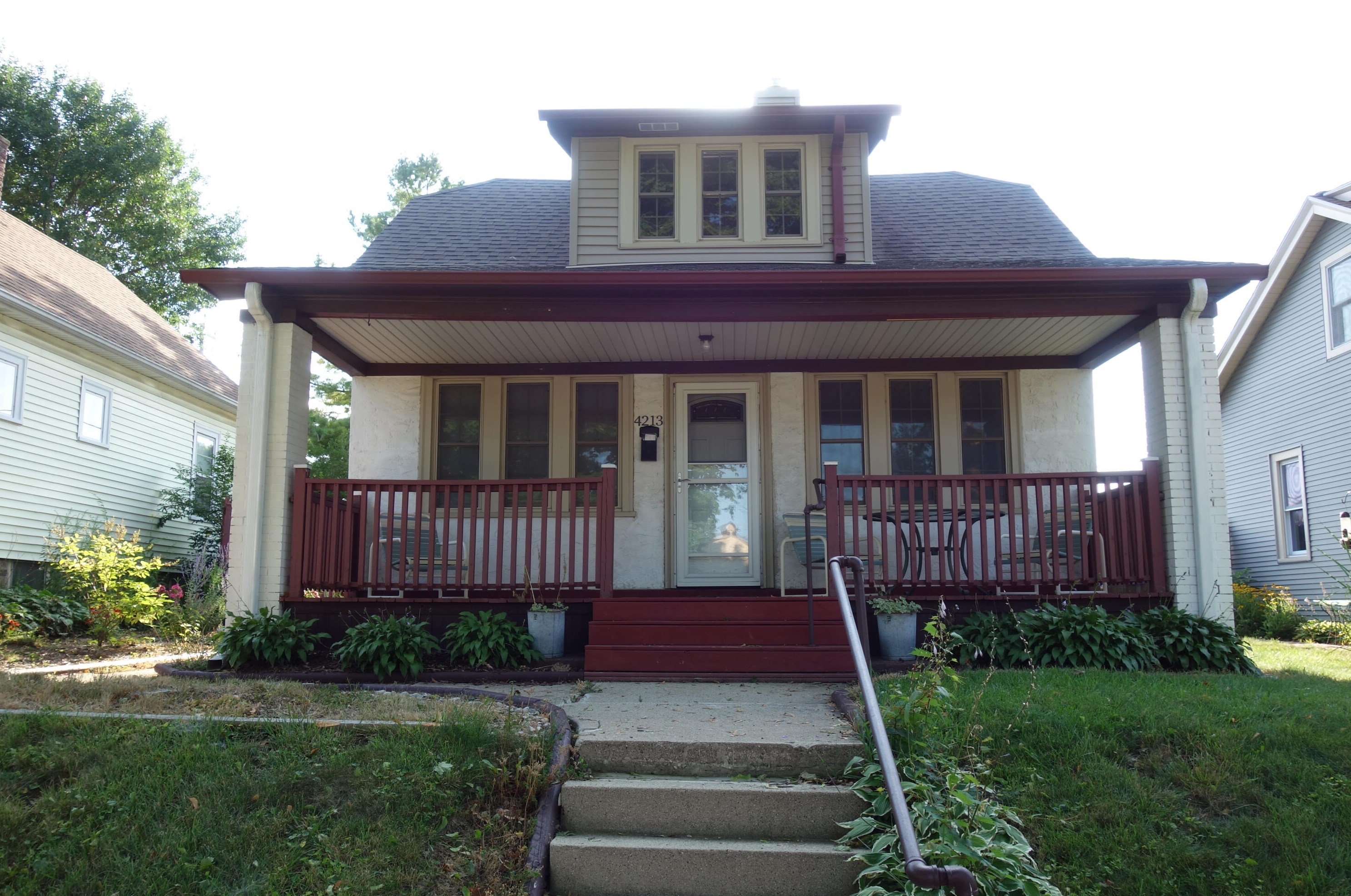 4213 1st St, Milwaukee WI  53212-1019 exterior