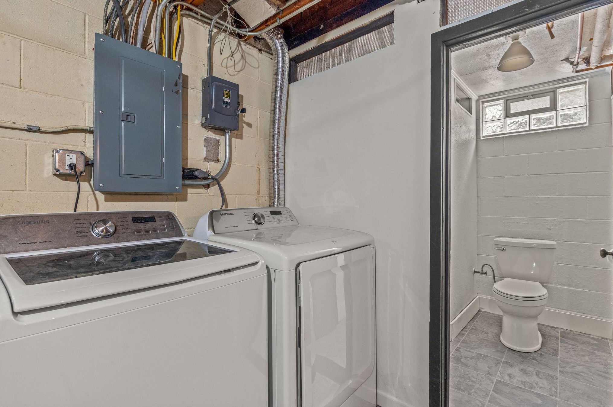 3652 88th St, Milwaukee WI  53228-1532 exterior