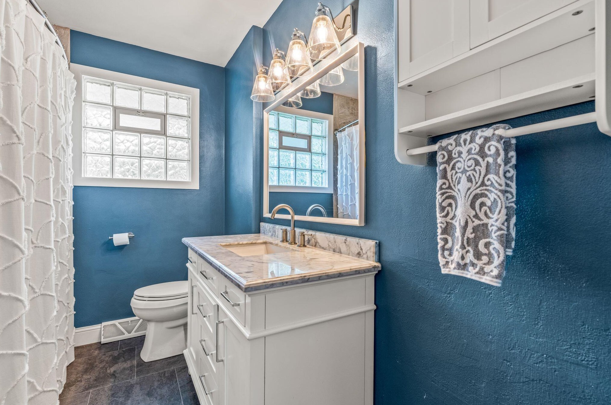 3652 88th St, Milwaukee WI  53228-1532 exterior